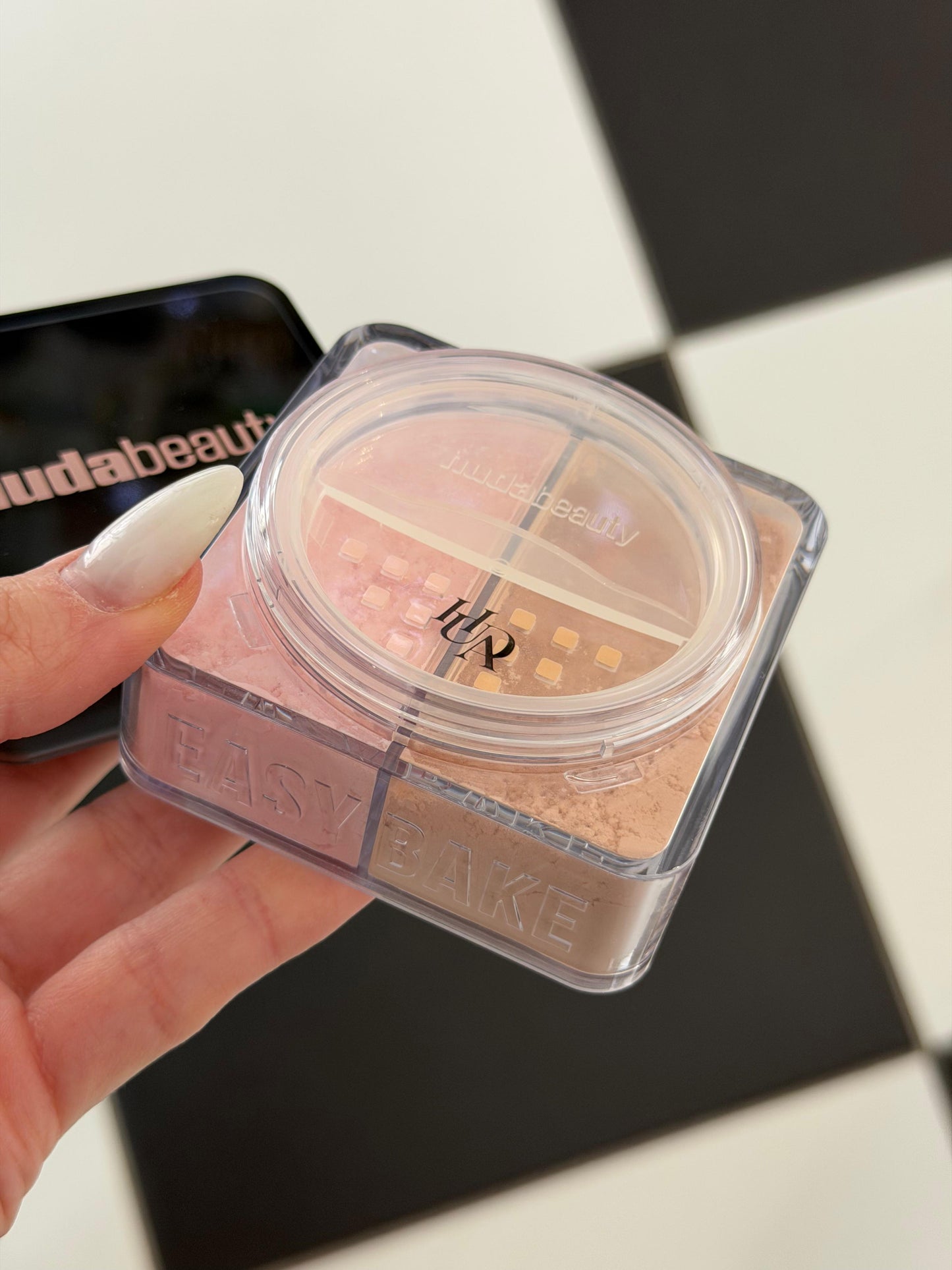 HUDA BEAUTY Easy Bake Duo Loose Baking & Setting Powder - Cherry Peach