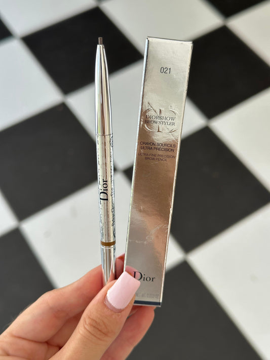 DIOR Diorshow Brow Styler - Chestnut
Ultra-Fine Precision Brow Pencil