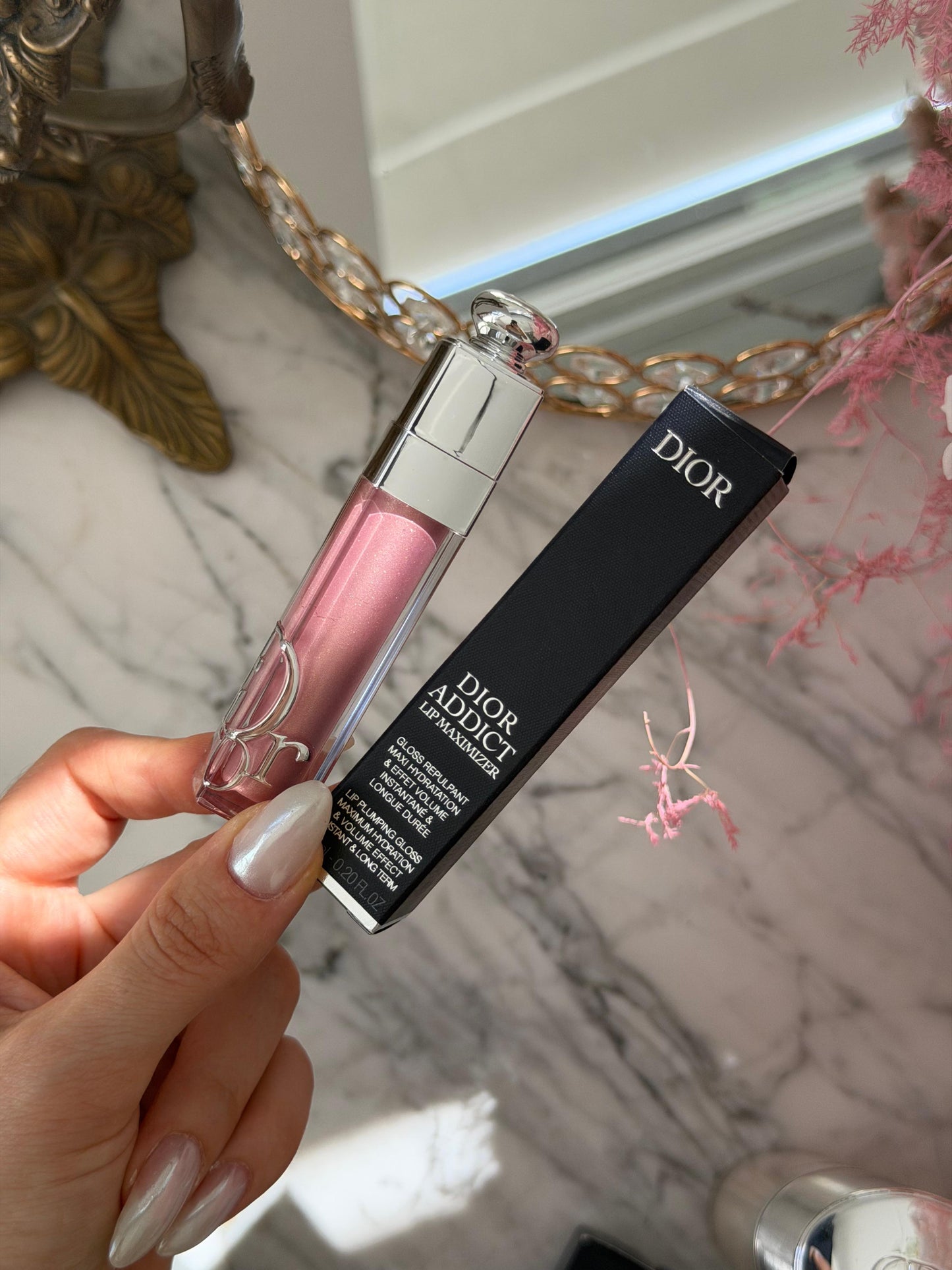DIOR Addict Lip Maximizer (053)
Plumping Gloss - Instant and Long-Term Volume Effect - 24h Hydration