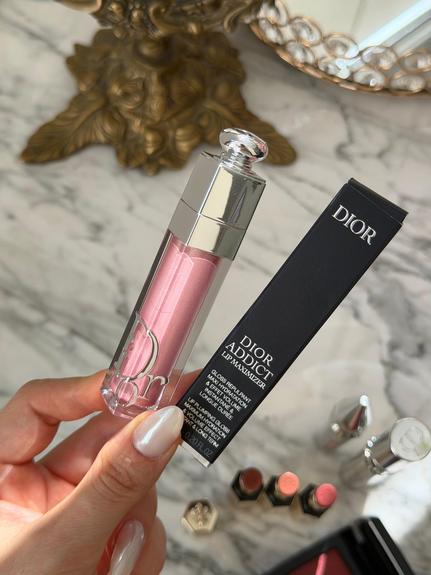 DIOR Addict Lip Maximizer (053)
Plumping Gloss - Instant and Long-Term Volume Effect - 24h Hydration