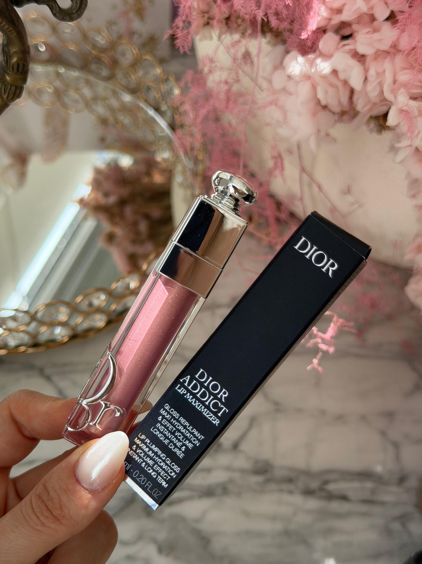 DIOR Addict Lip Maximizer (053)
Plumping Gloss - Instant and Long-Term Volume Effect - 24h Hydration