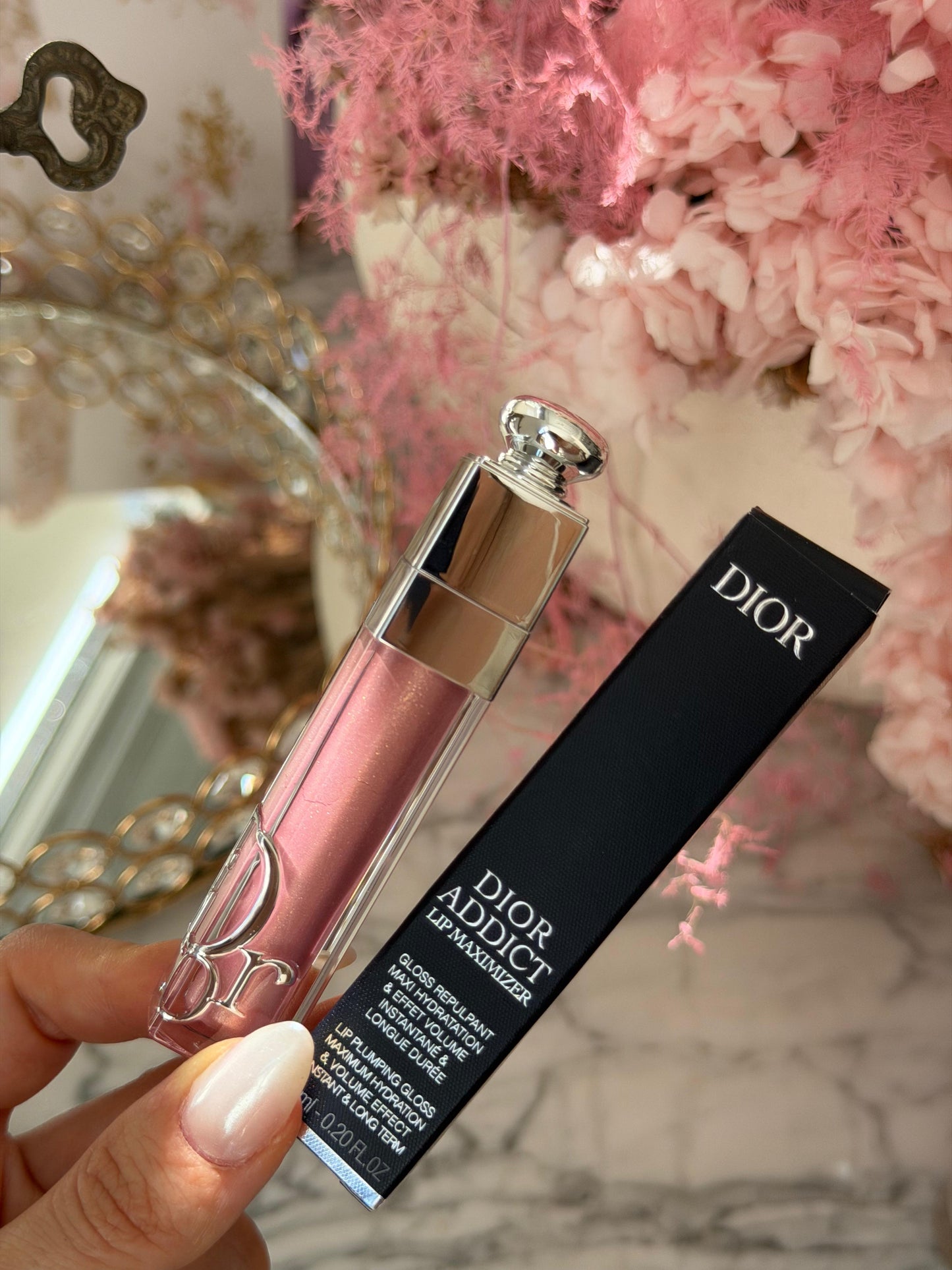 DIOR Addict Lip Maximizer (053)
Plumping Gloss - Instant and Long-Term Volume Effect - 24h Hydration