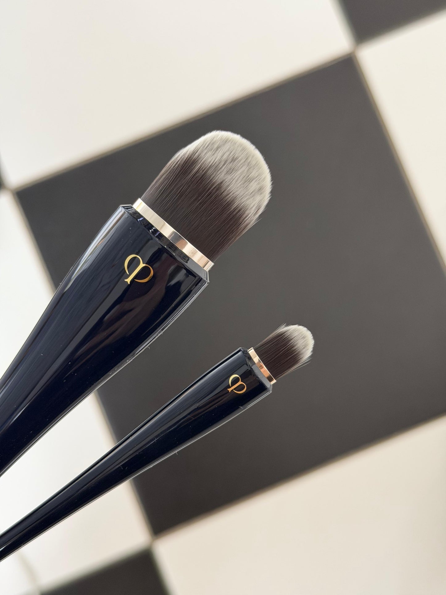 CLÉ DE PEAU BEAUTÉ Light Coverage Foundation Brush