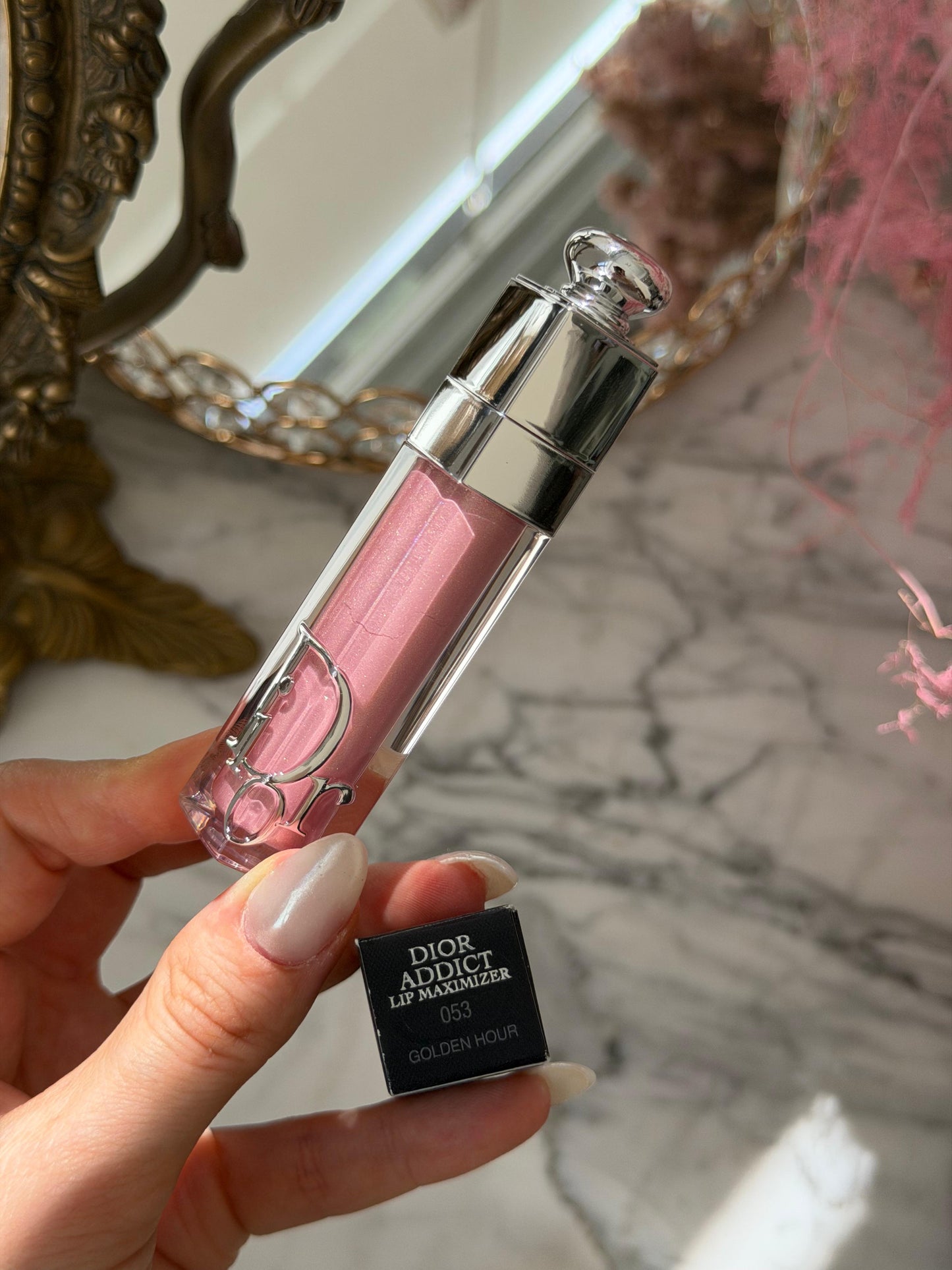 DIOR Addict Lip Maximizer (053)
Plumping Gloss - Instant and Long-Term Volume Effect - 24h Hydration