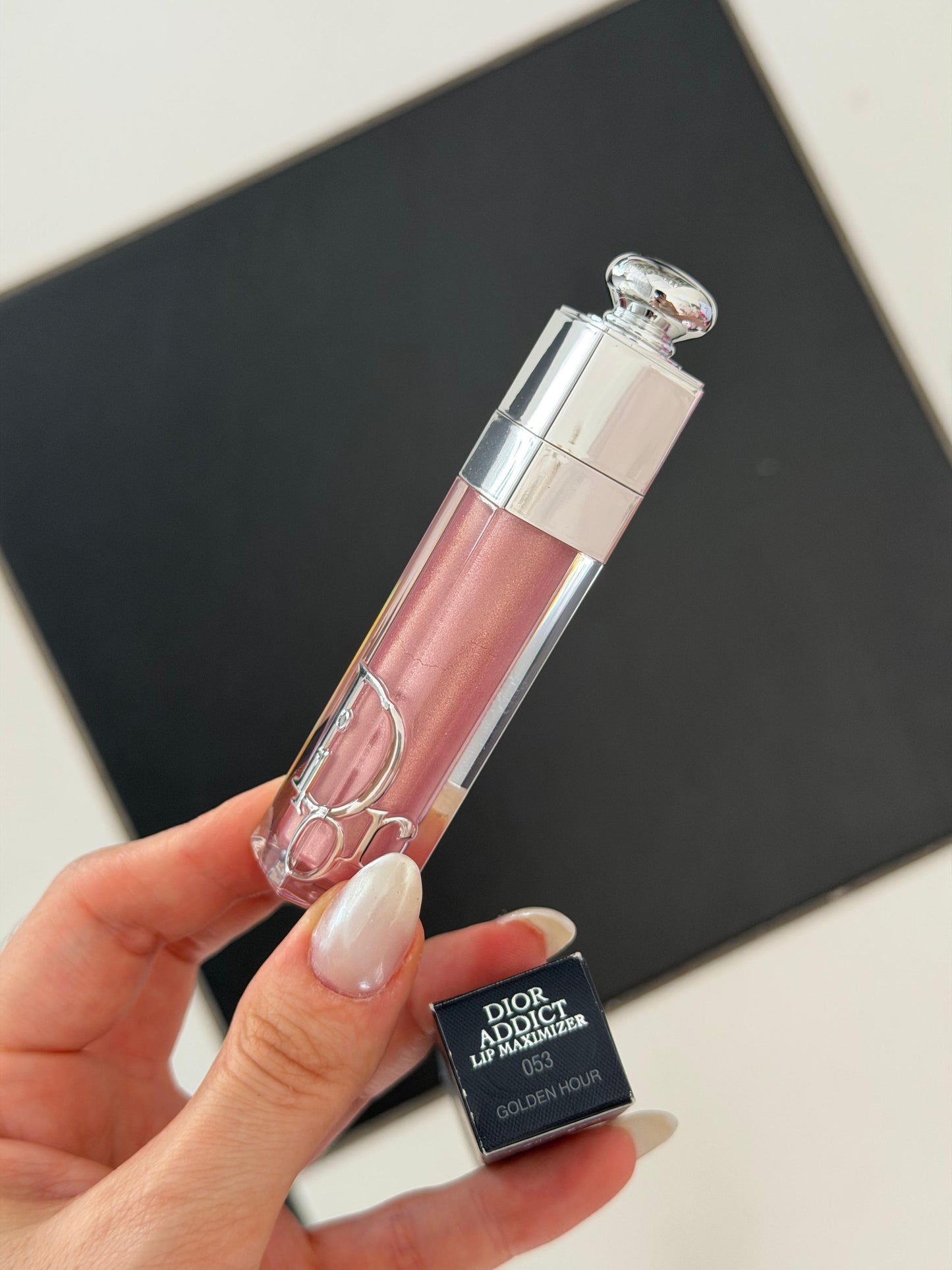 DIOR Addict Lip Maximizer (053)
Plumping Gloss - Instant and Long-Term Volume Effect - 24h Hydration