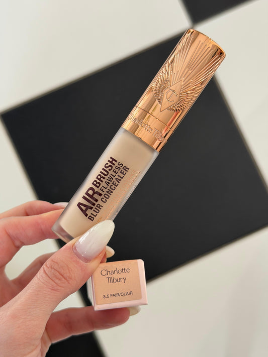 CHARLOTTE TILBURY Airbrush Flawless Blur Concealer (3.5)
Hydrating, Full-Coverage And 24-Hour Creaseless Wear