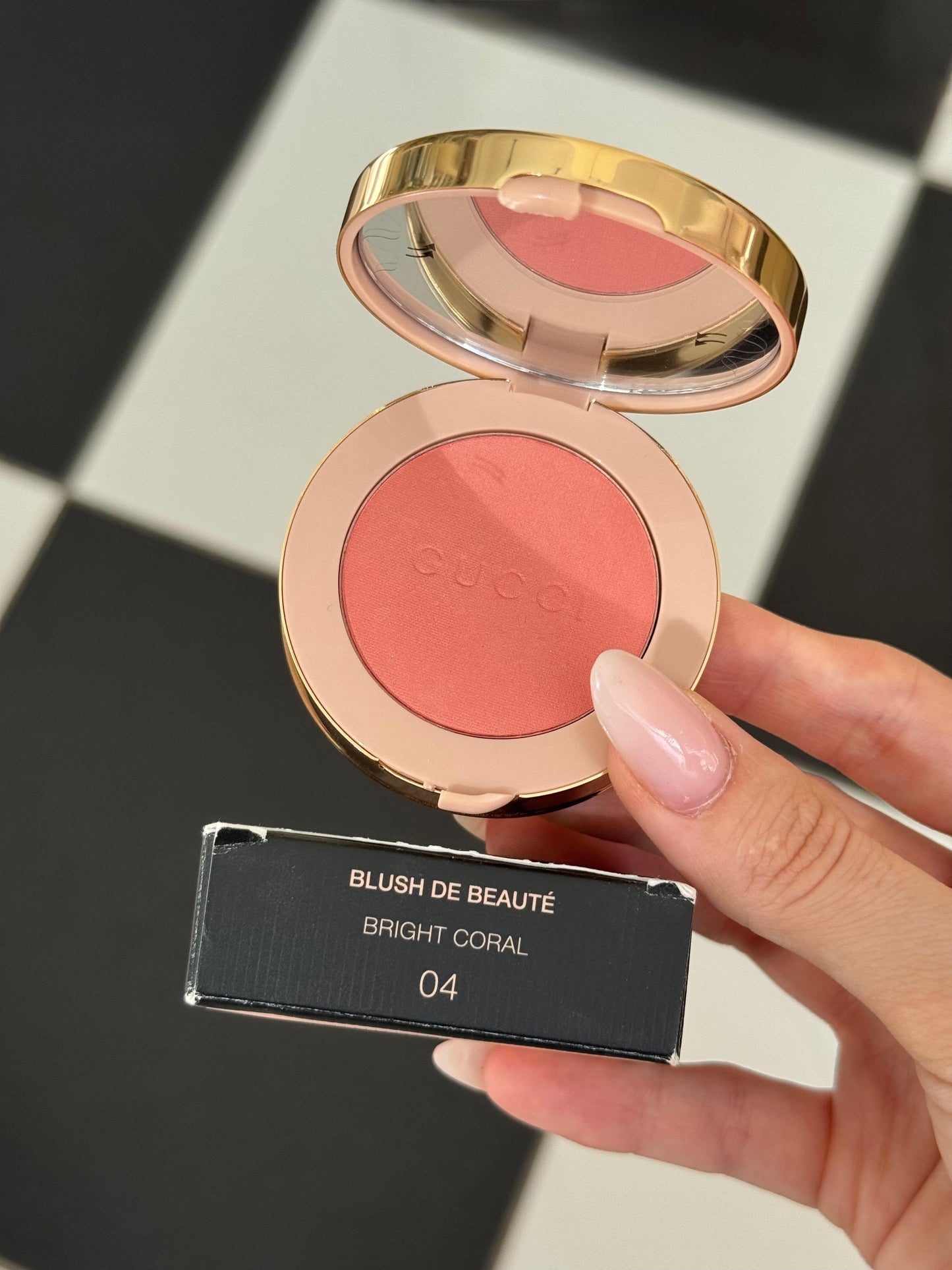 GUCCI Blush De Beauté - Cheeks & Eyes Powder Luminous Matte (04)