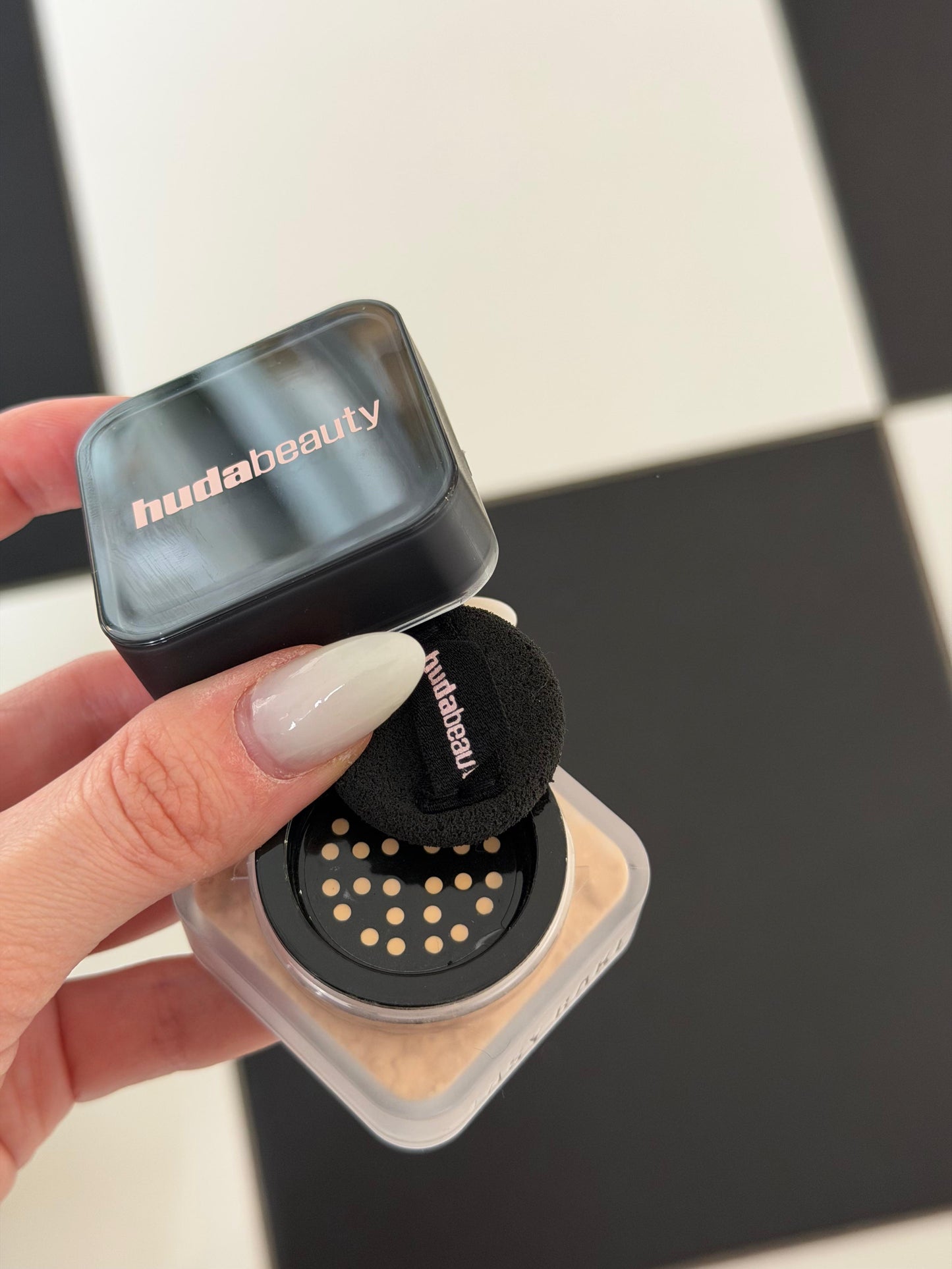 HUDA BEAUTY Baby Bake Mini Loose Baking & Setting Powder - Banana Bread
