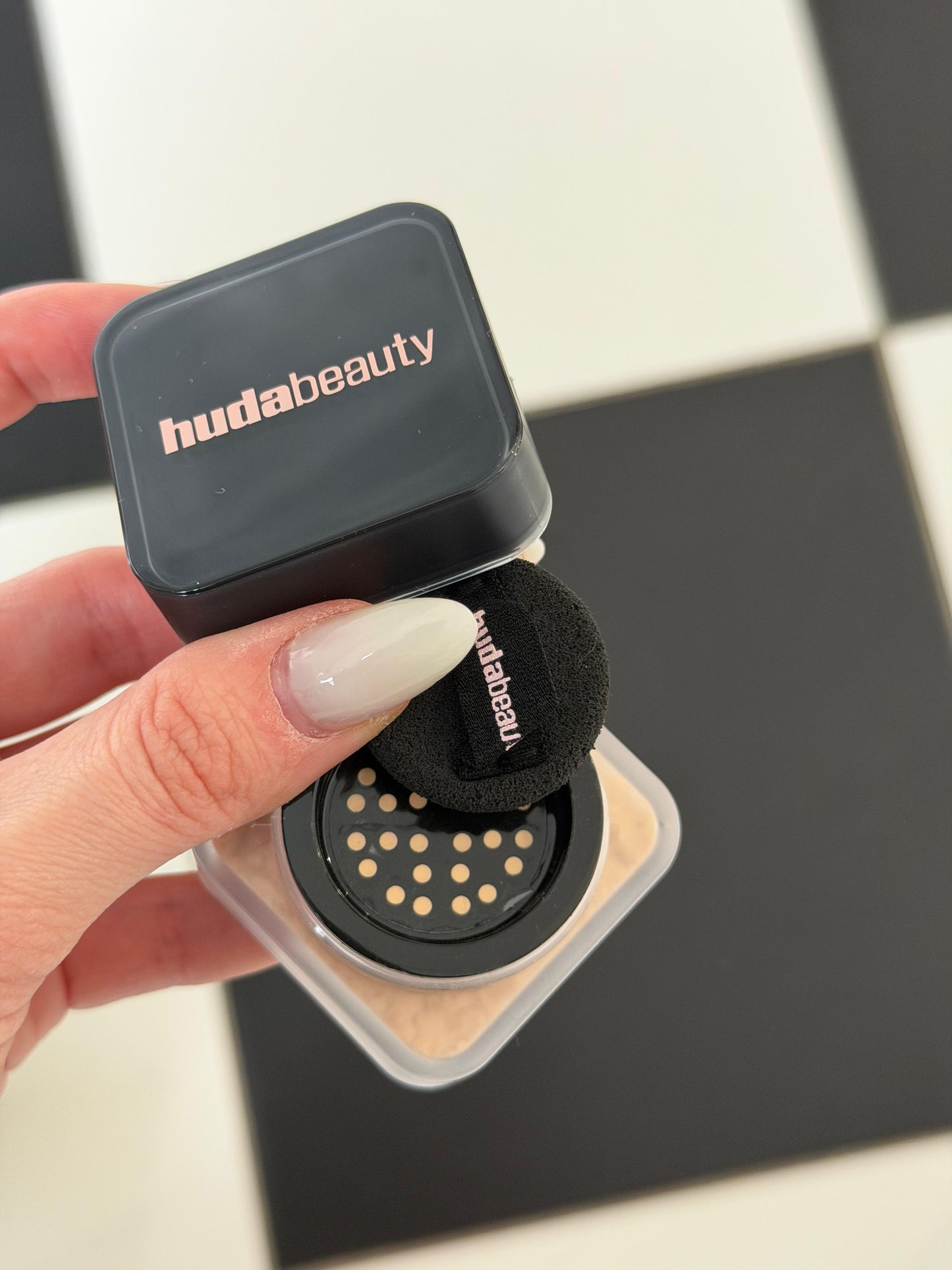 HUDA BEAUTY Baby Bake Mini Loose Baking & Setting Powder - Banana Bread