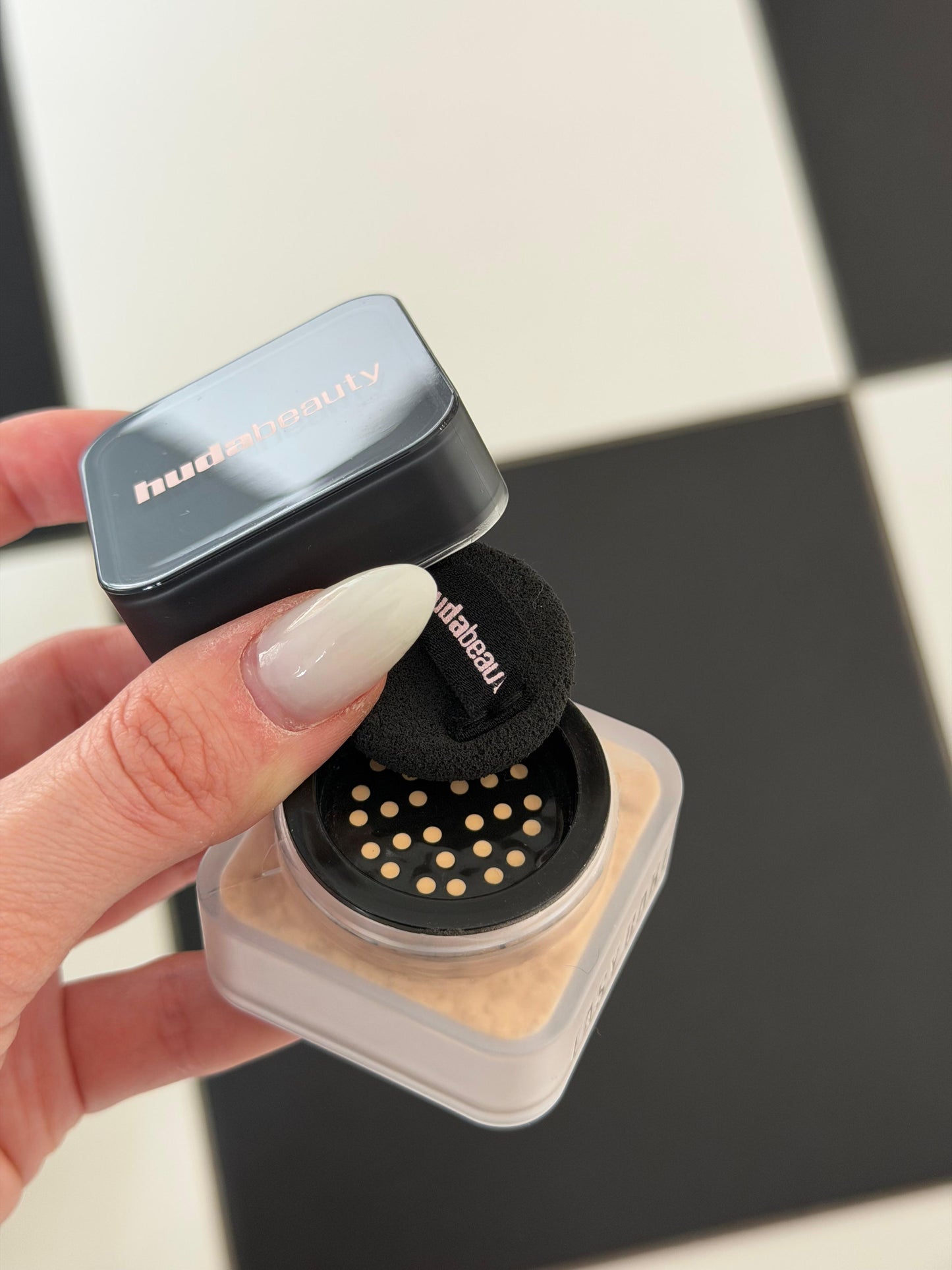 HUDA BEAUTY Baby Bake Mini Loose Baking & Setting Powder - Banana Bread