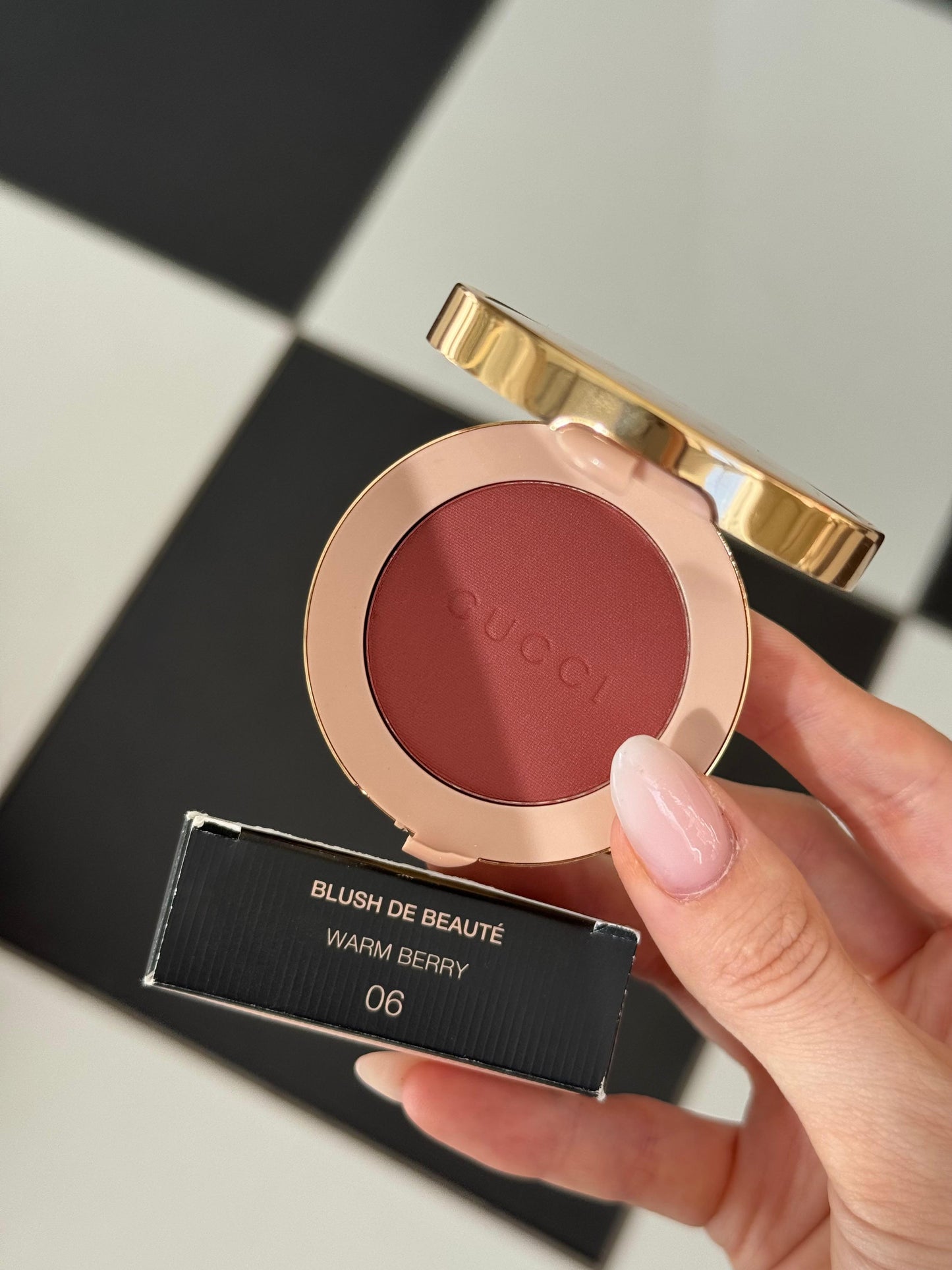 GUCCI Blush De Beauté - Cheeks & Eyes Powder Luminous Matte (06)