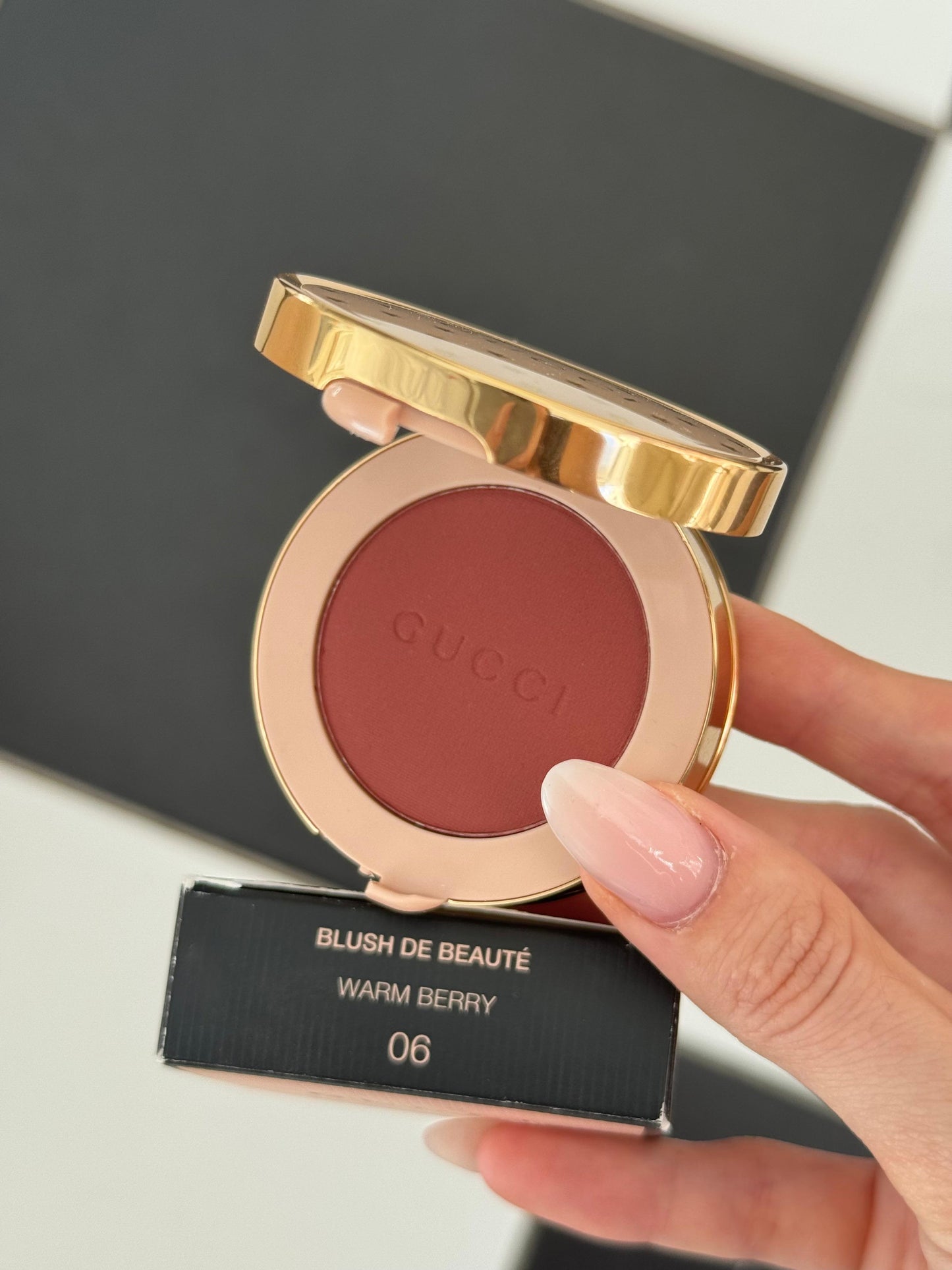 GUCCI Blush De Beauté - Cheeks & Eyes Powder Luminous Matte (06)