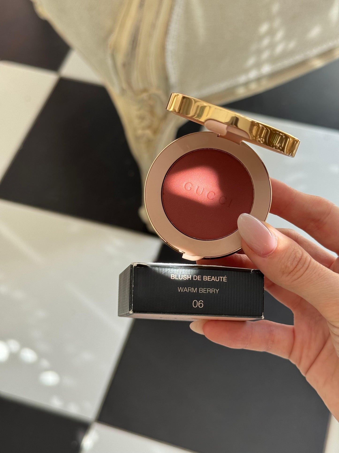 GUCCI Blush De Beauté - Cheeks & Eyes Powder Luminous Matte (06)