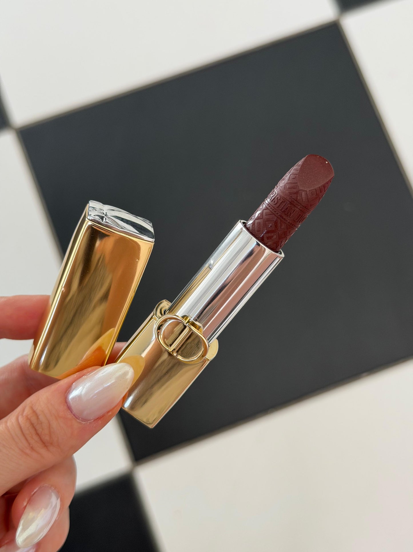 DIOR Rouge Dior - Limited Edition
Couture Color Lipstick (994) - Hydrating and Longwearing