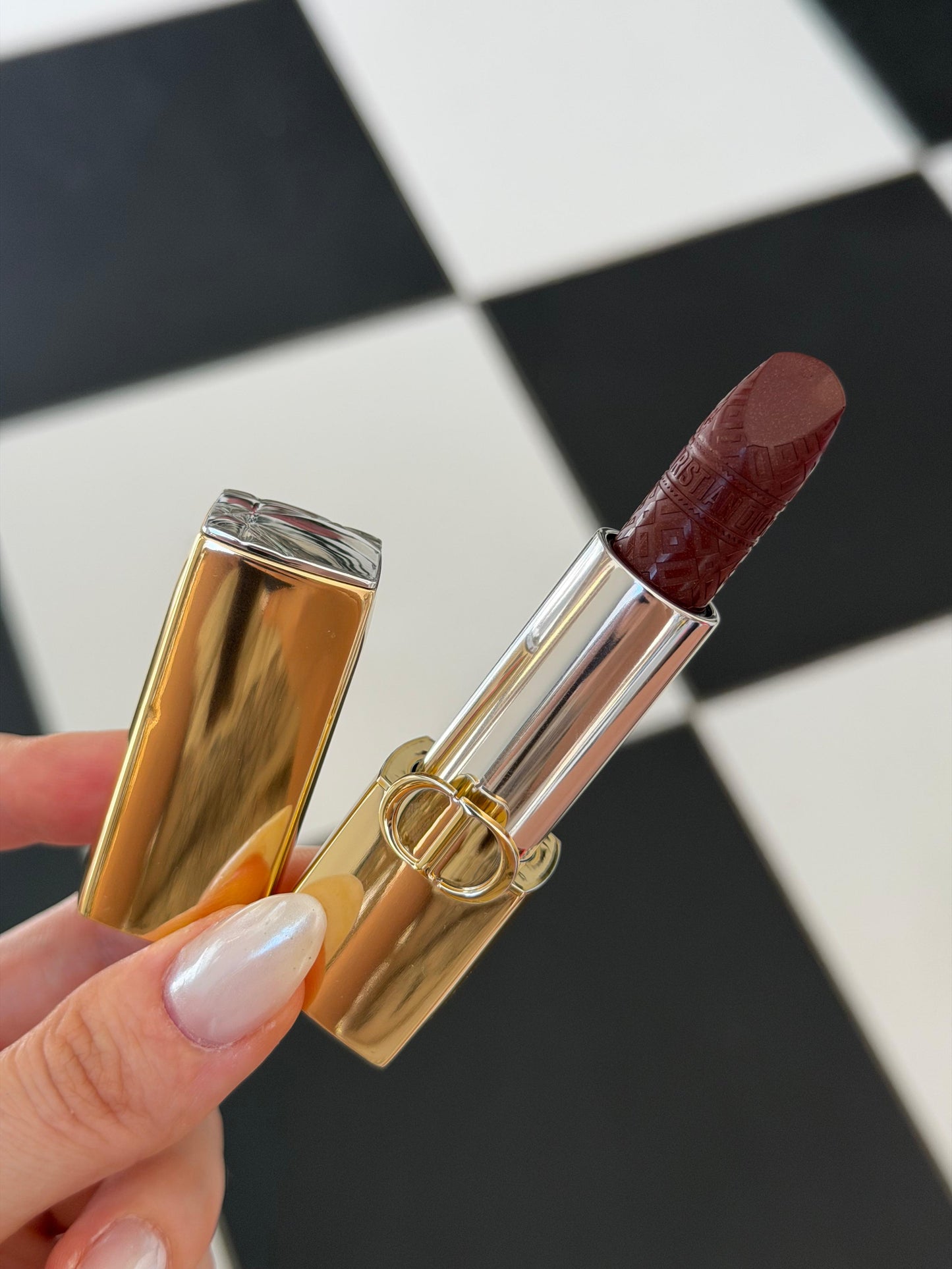 DIOR Rouge Dior - Limited Edition
Couture Color Lipstick (994) - Hydrating and Longwearing