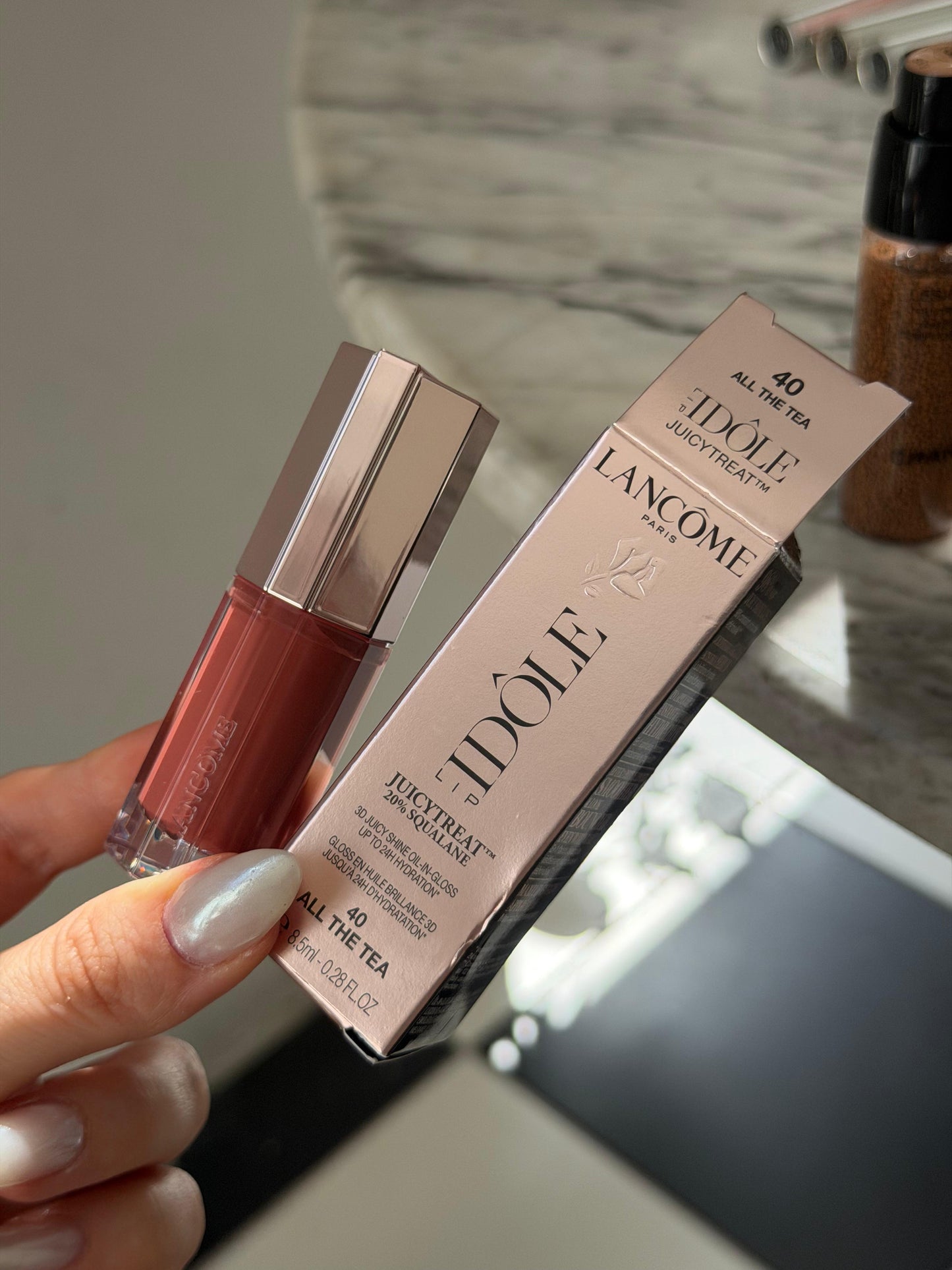 LANCÔME Lip Idole Juicytreat Lip Oil Gloss (40)
3D Juicy Shine Oil-in-Gloss, 24H Hydration