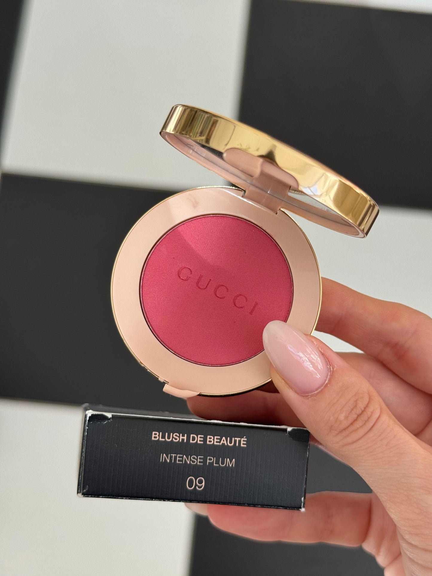 GUCCI Blush De Beauté - Cheeks & Eyes Powder Luminous Matte (09)