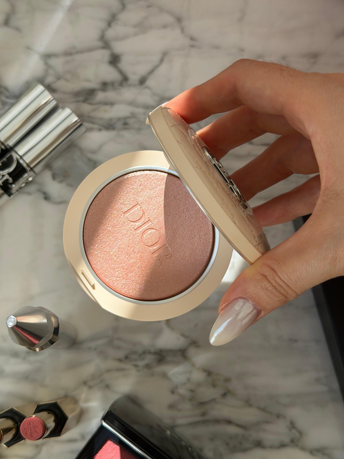 DIOR Forever Couture Luminizer (05)
Longwear Highlighter - 95%* Natural-Origin Pigments