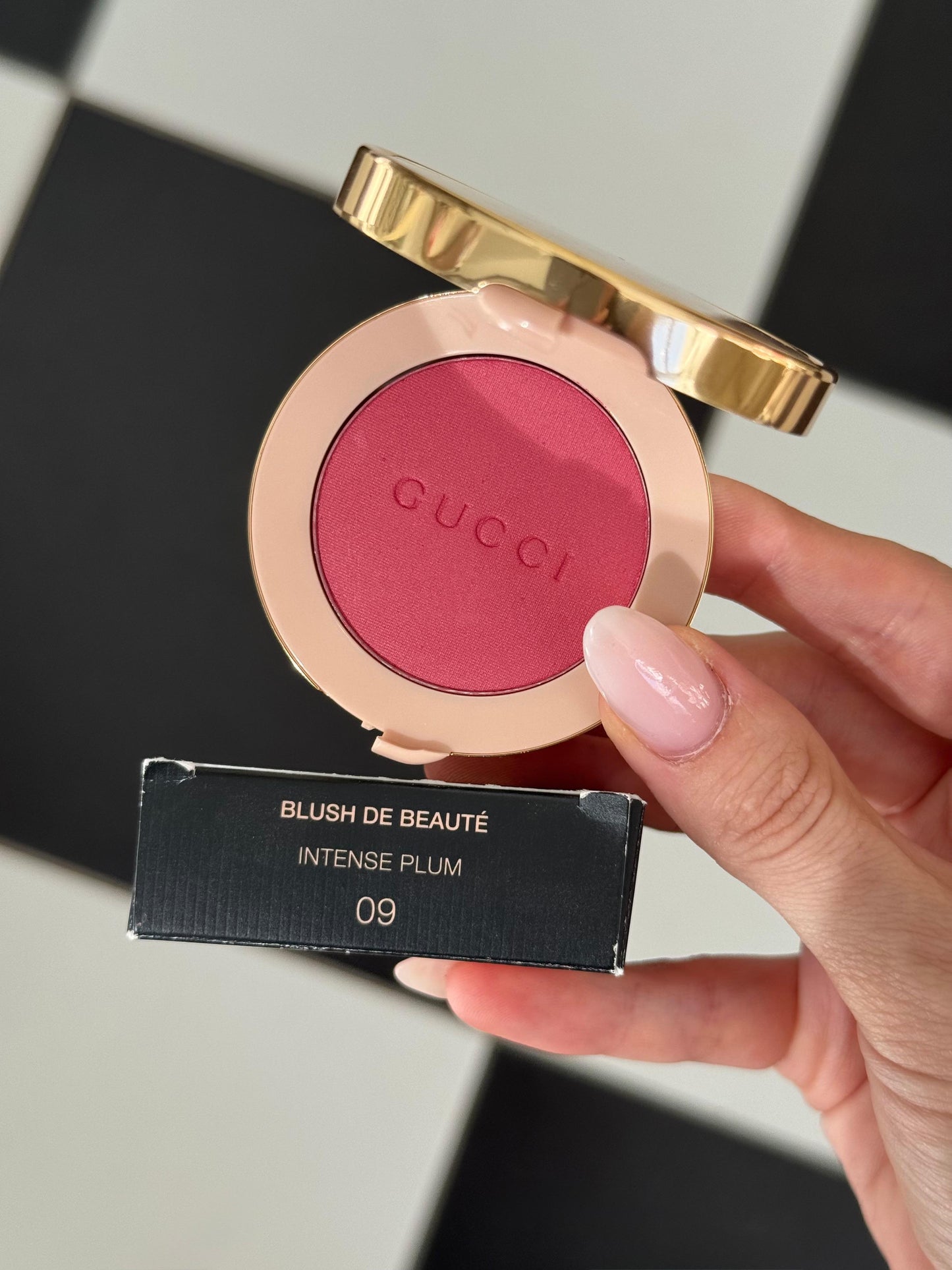GUCCI Blush De Beauté - Cheeks & Eyes Powder Luminous Matte (09)