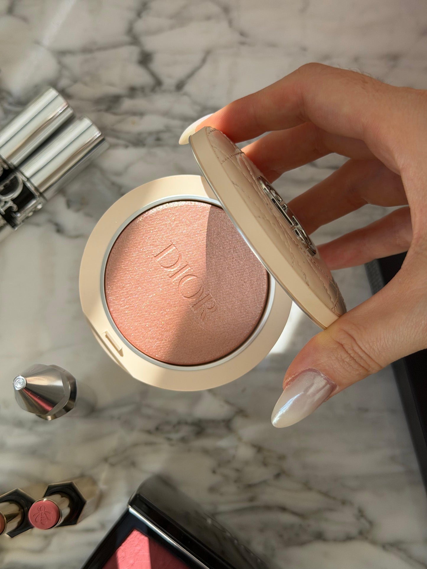 DIOR Forever Couture Luminizer (05)
Longwear Highlighter - 95%* Natural-Origin Pigments