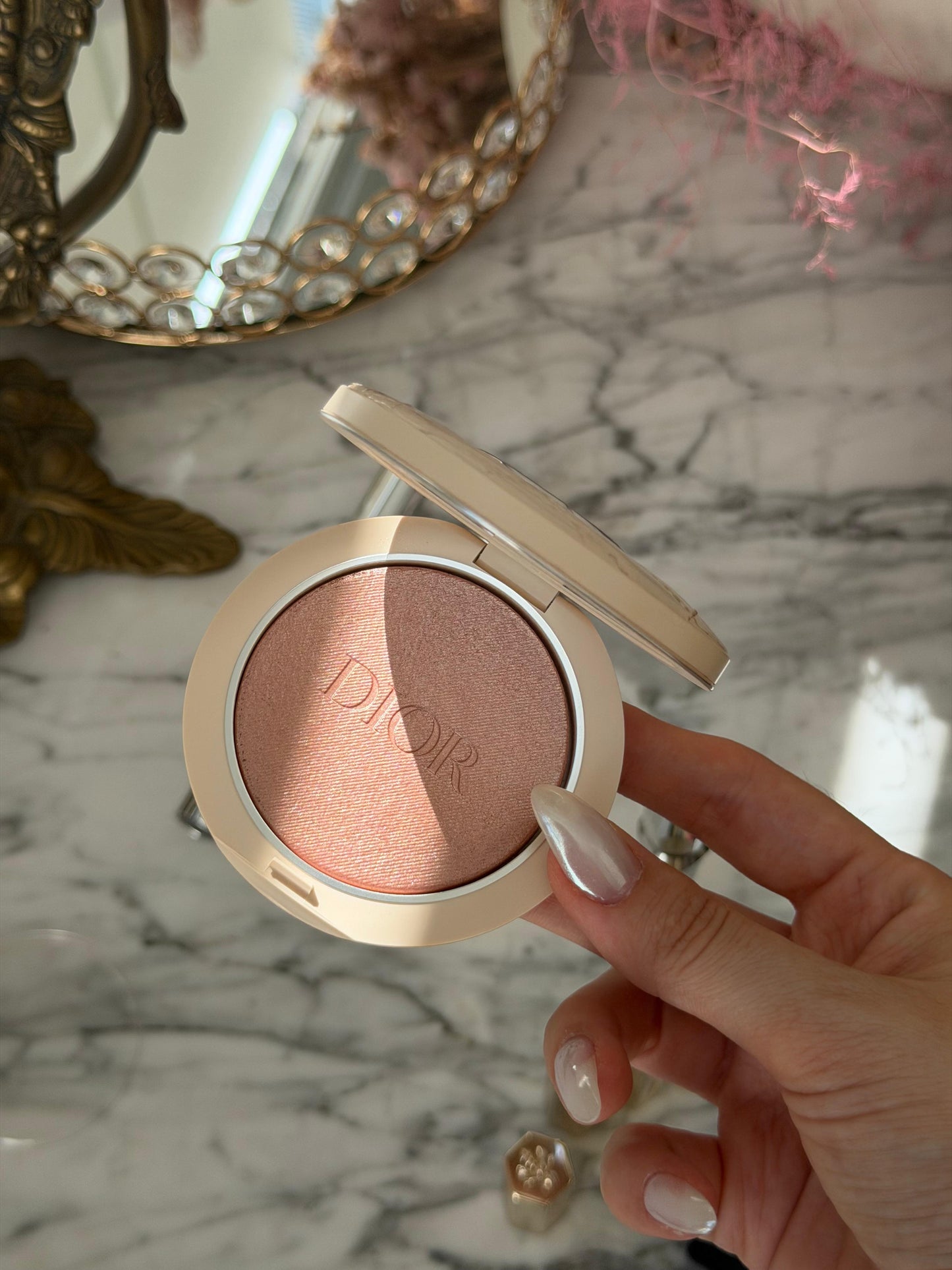 DIOR Forever Couture Luminizer (05)
Longwear Highlighter - 95%* Natural-Origin Pigments