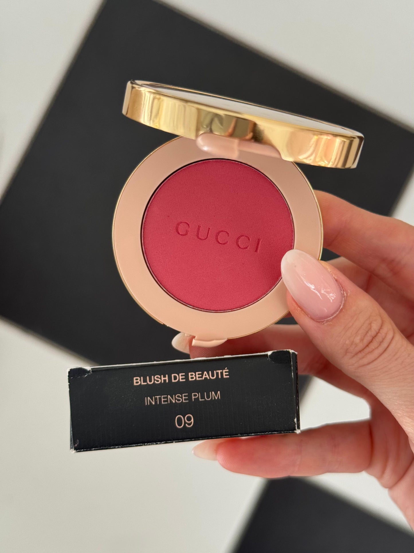 GUCCI Blush De Beauté - Cheeks & Eyes Powder Luminous Matte (09)