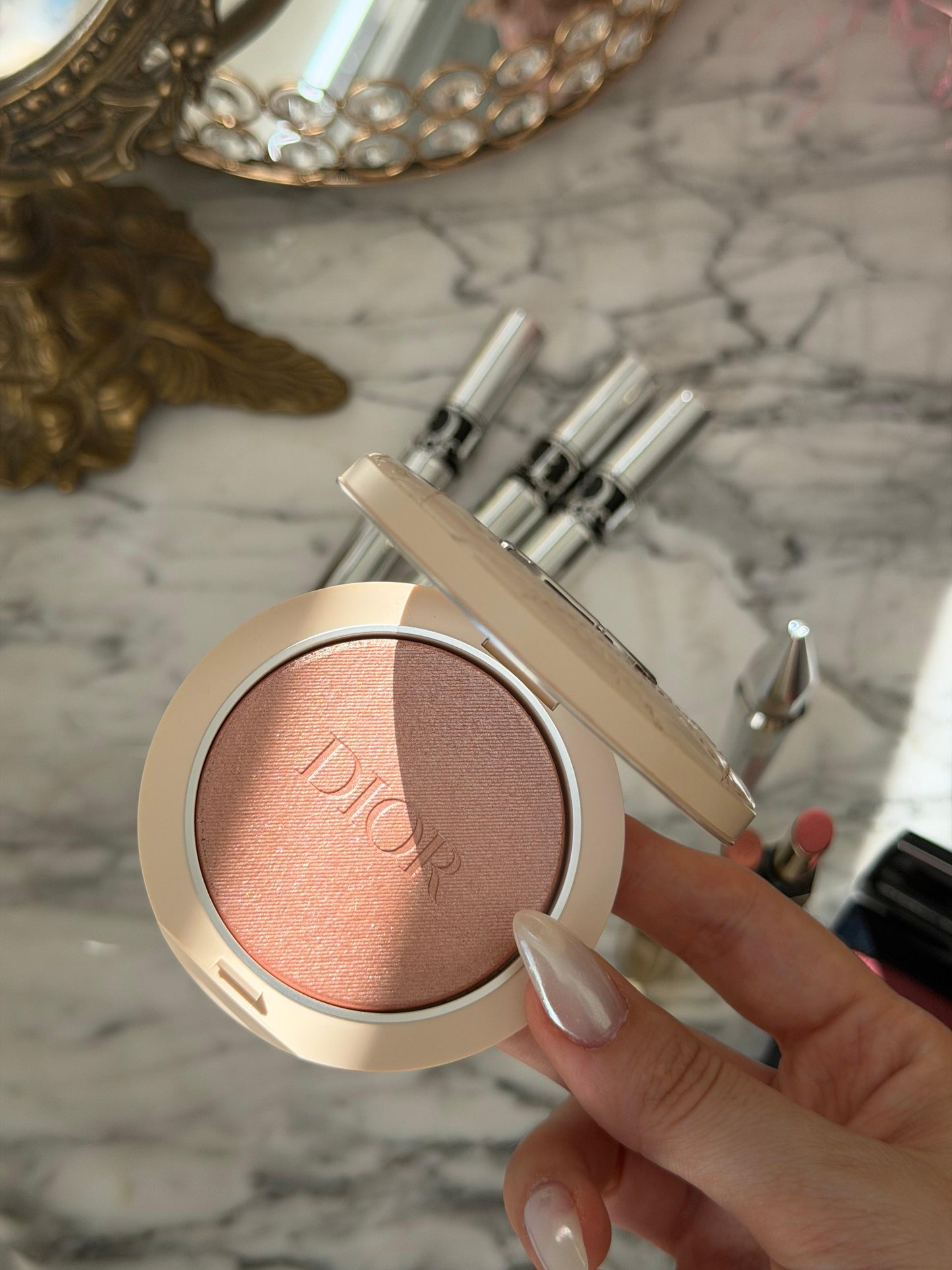 DIOR Forever Couture Luminizer (05)
Longwear Highlighter - 95%* Natural-Origin Pigments