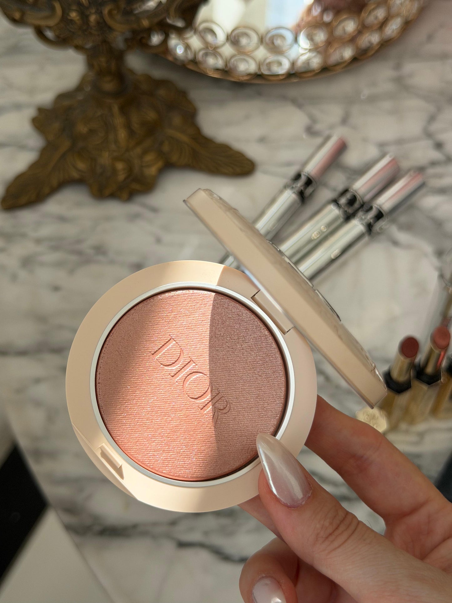 DIOR Forever Couture Luminizer (05)
Longwear Highlighter - 95%* Natural-Origin Pigments