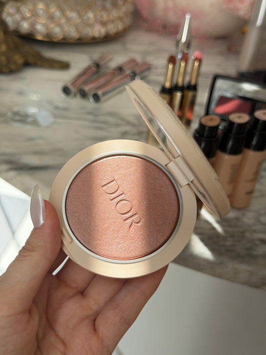 DIOR Forever Couture Luminizer (05)
Longwear Highlighter - 95%* Natural-Origin Pigments