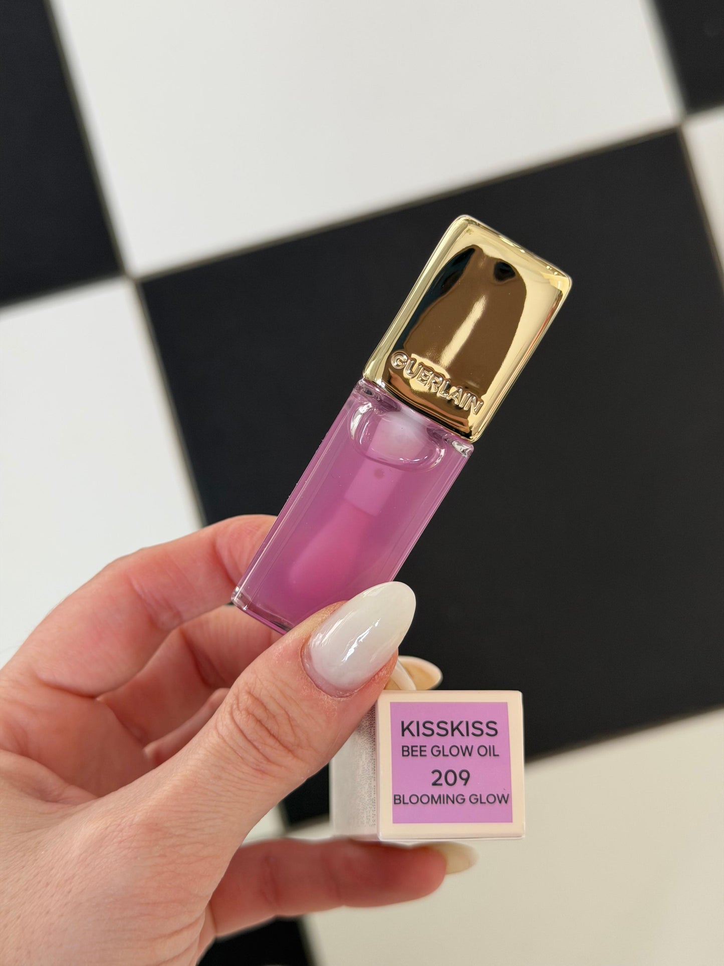 GUERLAIN KissKiss Honey Bee Glow Tint Oil (209)