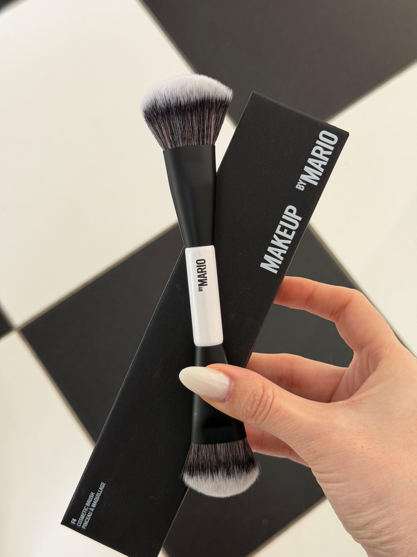 MAKEUP BY MARIO Cosmetic Brush Dual-Ended Foundation And Face Brush (F4)