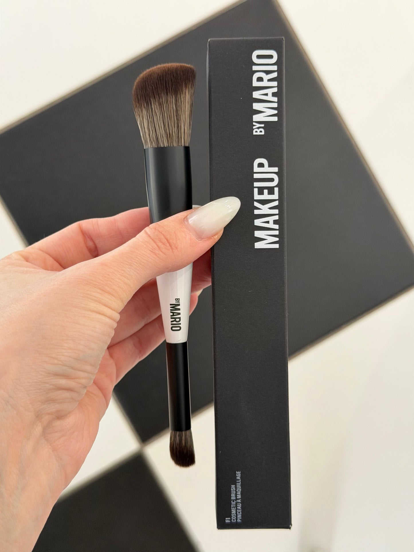 MAKEUP BY MARIO Cosmetic Brush Dual-Ended Contour And Blush Brush (F1)