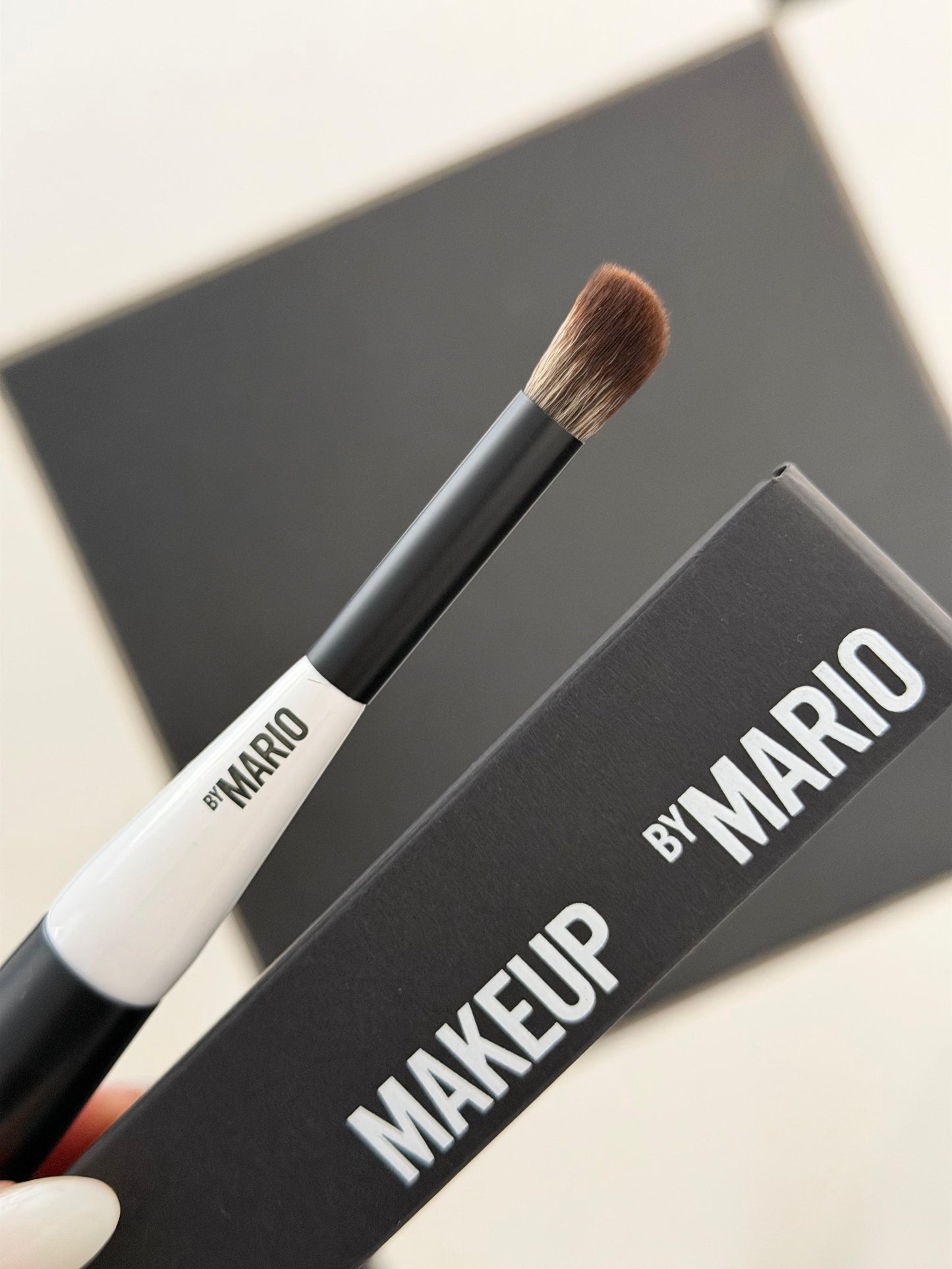 MAKEUP BY MARIO Cosmetic Brush Dual-Ended Contour And Blush Brush (F1)