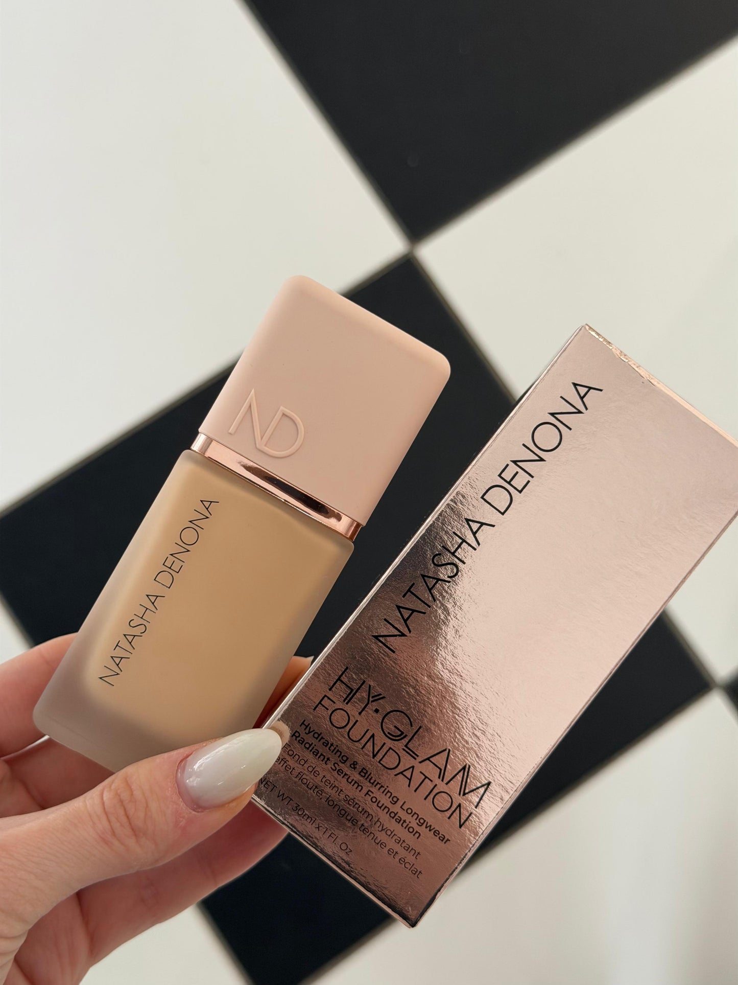 NATASHA DENONA Hy-Glam Foundation (N3)
Hydrating, Blurring, Longwear Serum With Radiant, Creasless Coverage