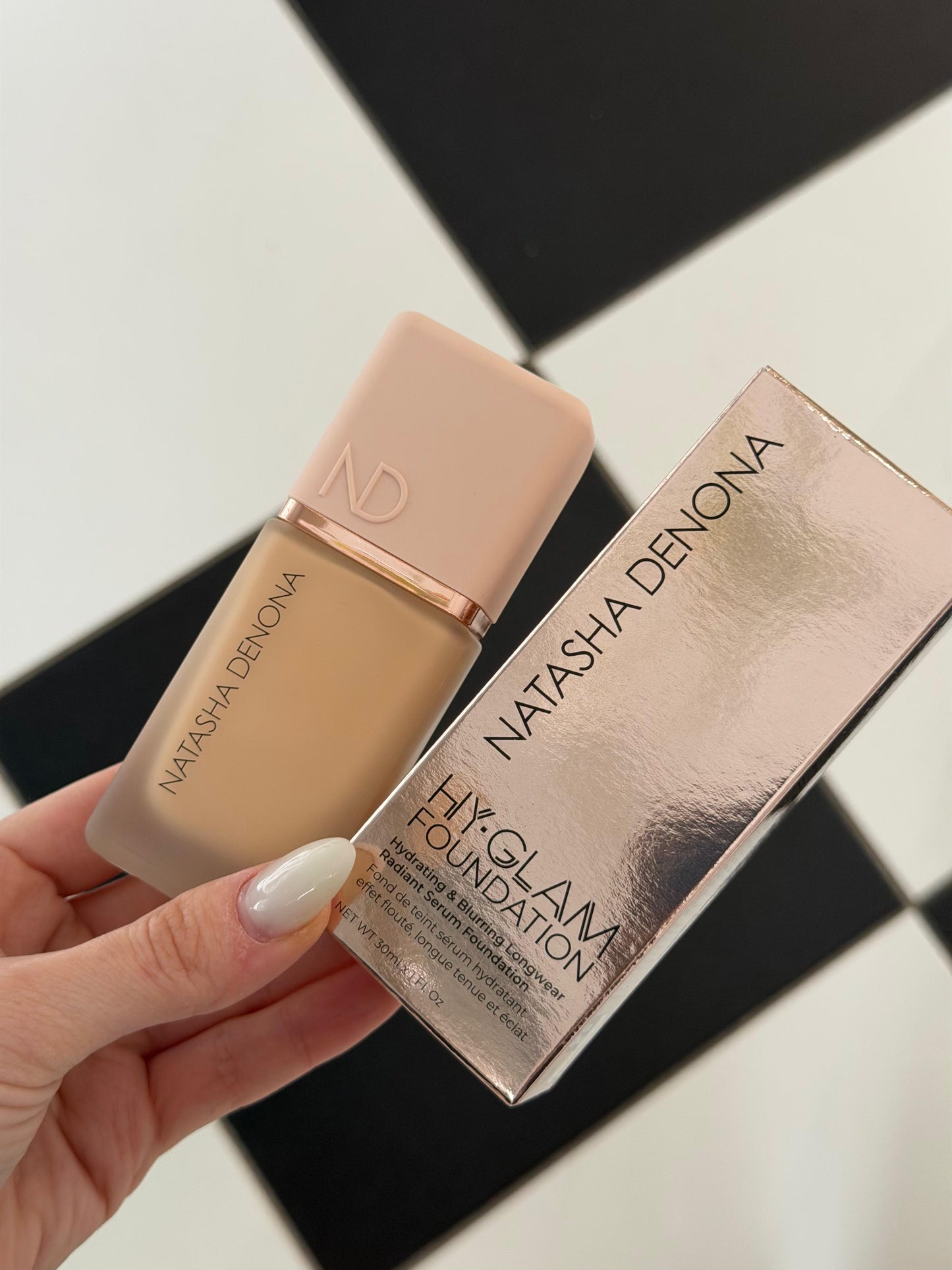NATASHA DENONA Hy-Glam Foundation (N3)
Hydrating, Blurring, Longwear Serum With Radiant, Creasless Coverage