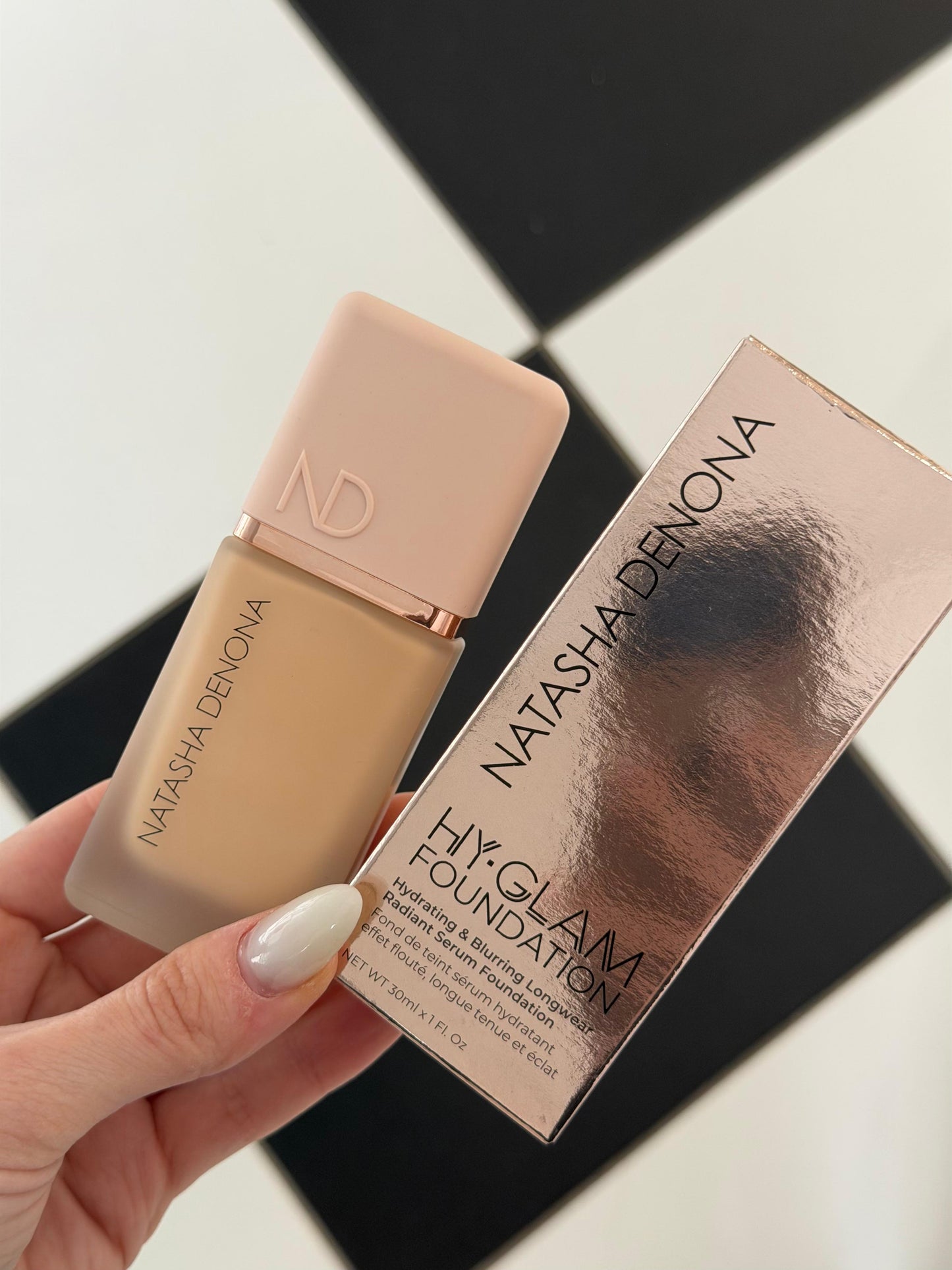 NATASHA DENONA Hy-Glam Foundation (N3)
Hydrating, Blurring, Longwear Serum With Radiant, Creasless Coverage