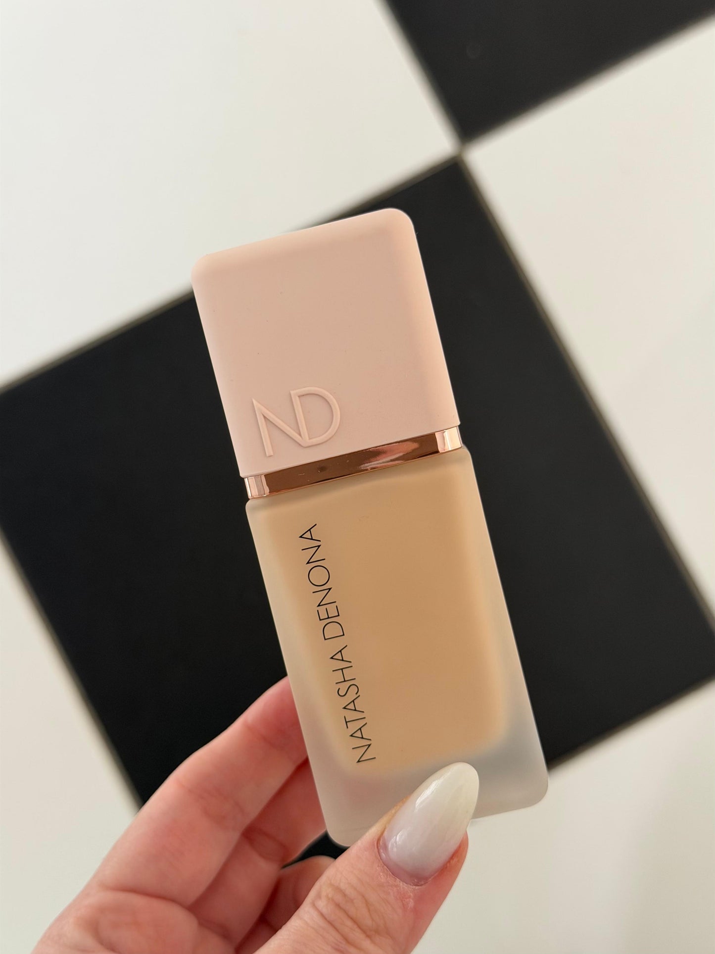 NATASHA DENONA Hy-Glam Foundation (N3)
Hydrating, Blurring, Longwear Serum With Radiant, Creasless Coverage