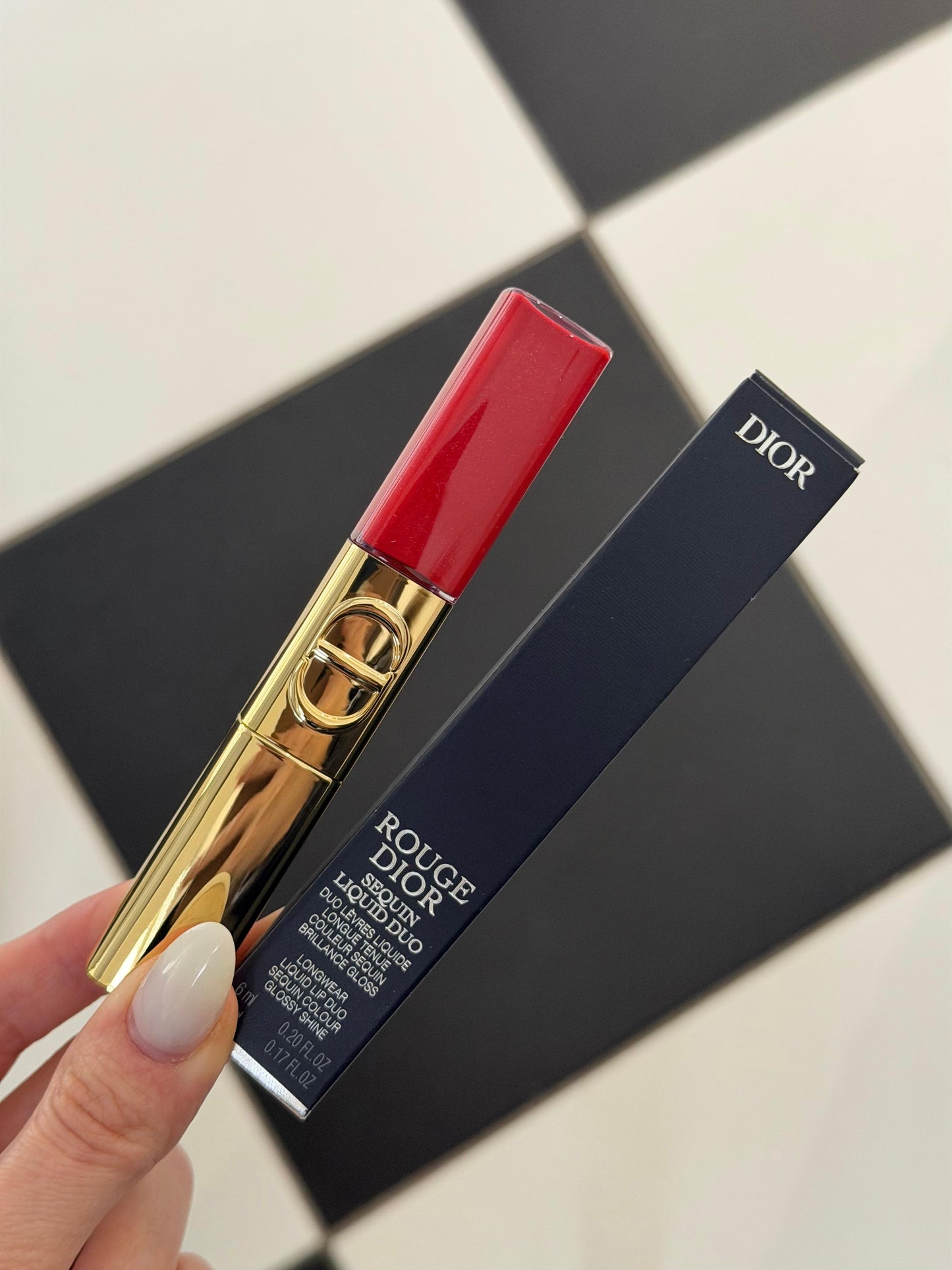 DIOR Rouge Dior Sequin Liquid Duo (999) - Limited Edition
Ultra-Glittery Color, Glossy Shine