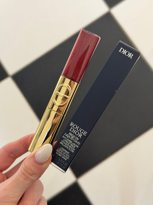 DIOR Rouge Dior Sequin Liquid Duo (881) - Limited Edition
Ultra-Glittery Color, Glossy Shine