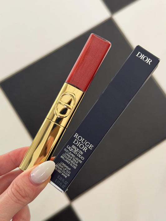 DIOR Rouge Dior Sequin Liquid Duo (747) - Limited Edition
Ultra-Glittery Color, Glossy Shine