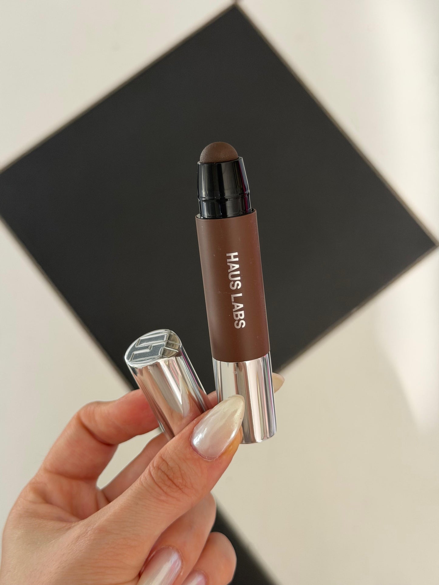 HAUS LABS 
Precision Sculpt Shaping Balm Contour - Taper