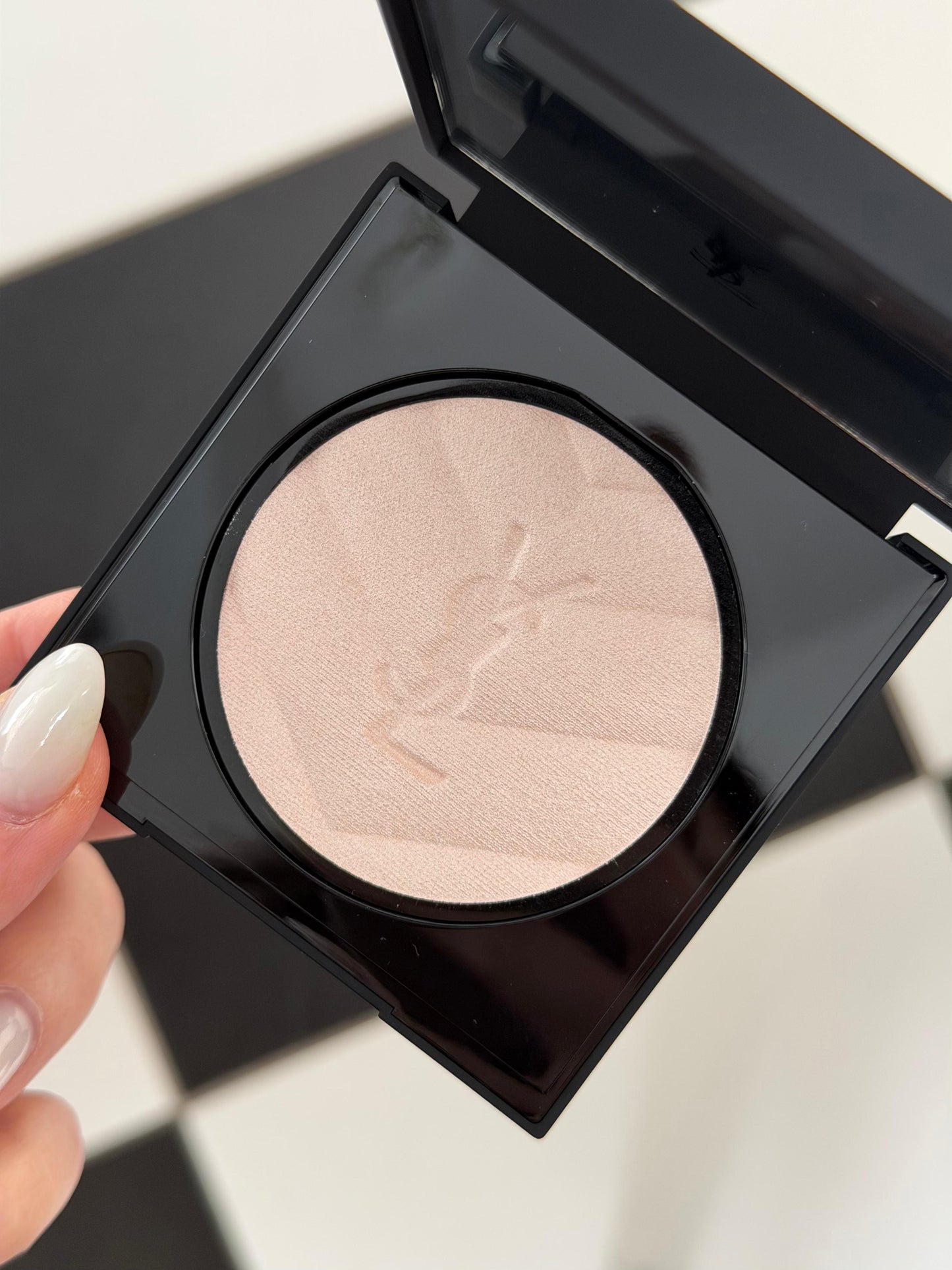 YSL All Hours Hyper Luminize Multi-Use Highlighting Powder (01)