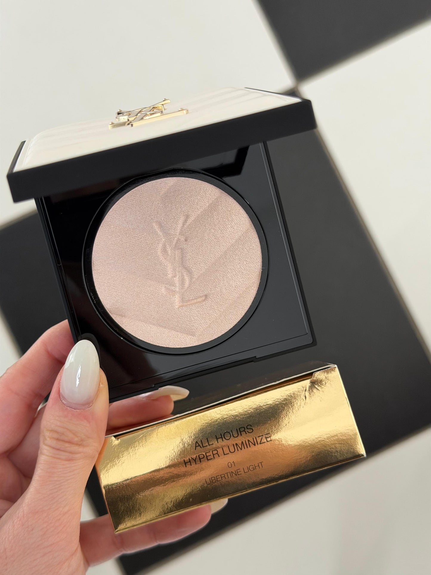 YSL All Hours Hyper Luminize Multi-Use Highlighting Powder (01)