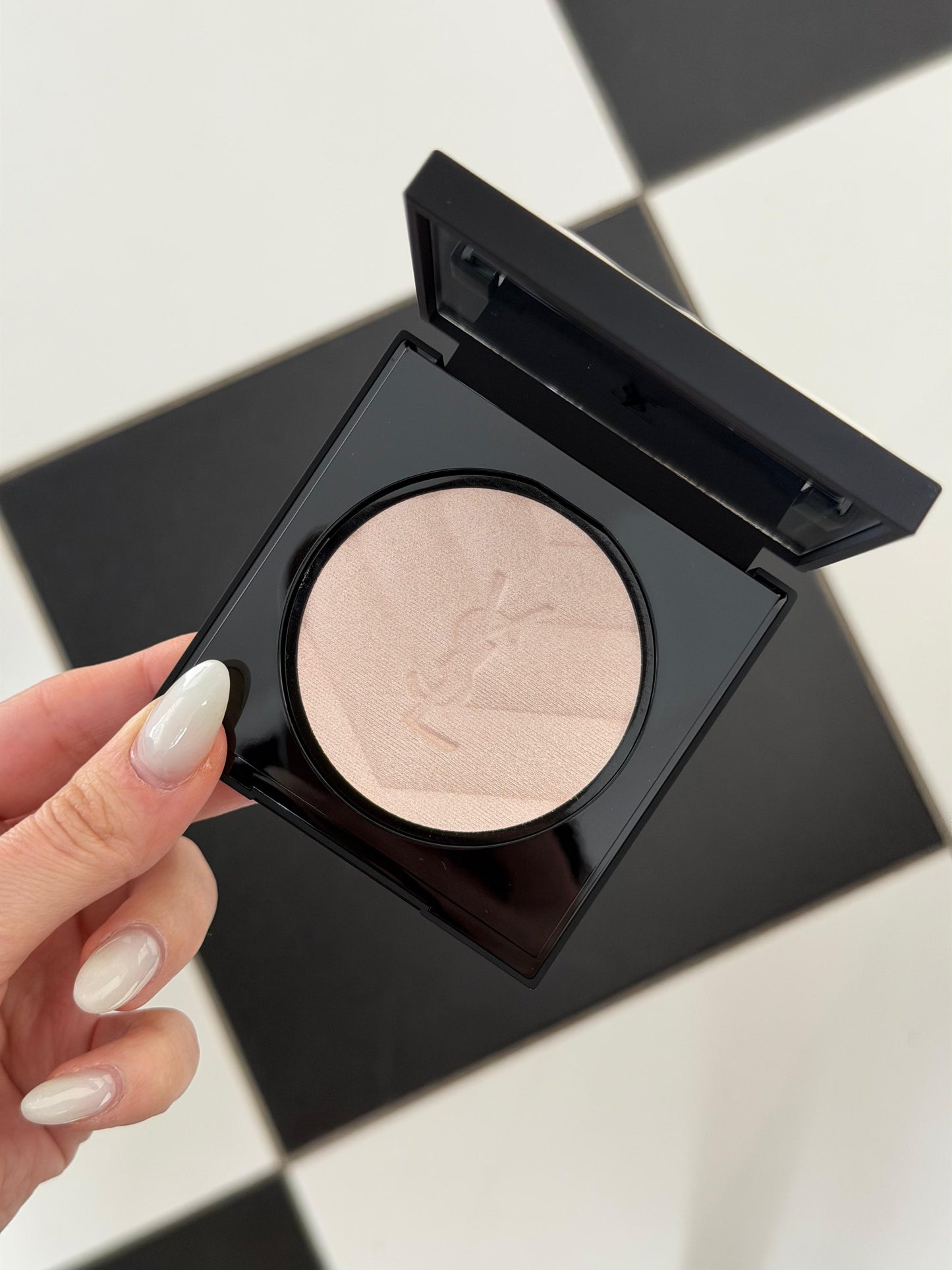 YSL All Hours Hyper Luminize Multi-Use Highlighting Powder (01)