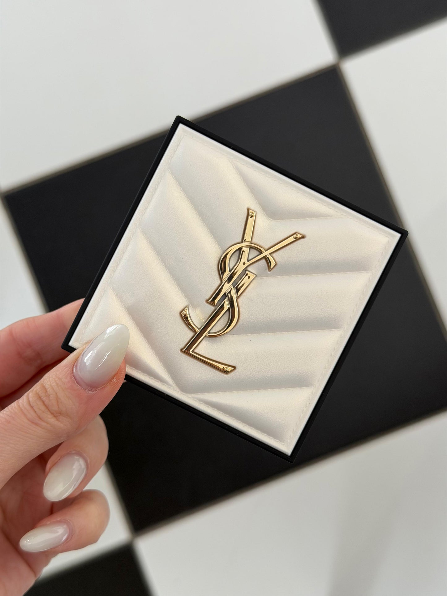 YSL All Hours Hyper Luminize Multi-Use Highlighting Powder (01)