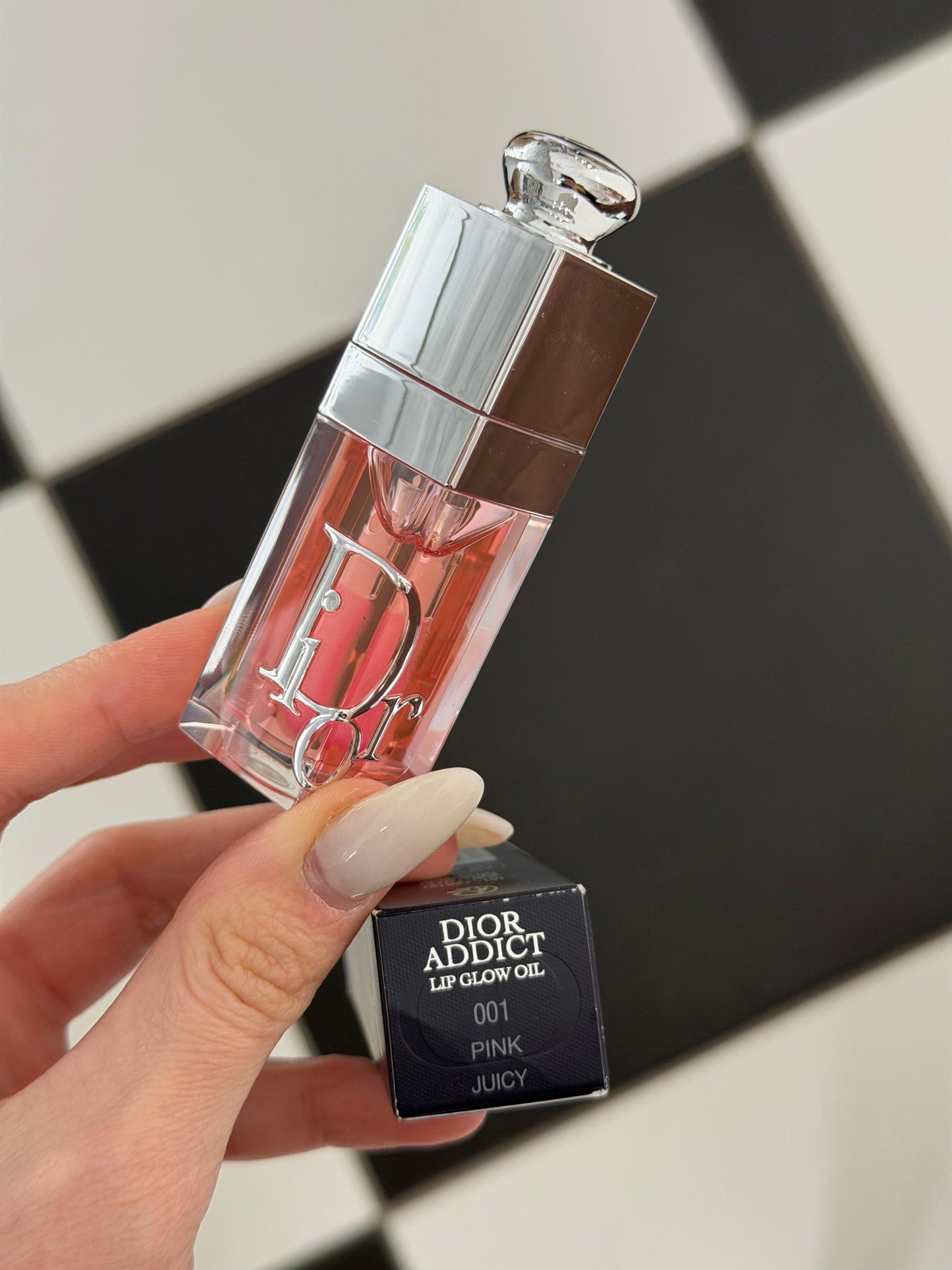 DIOR Addict Lip Glow Oil - 001 Pink Juicy
Nourishing Lip Oil, Intense Gloss