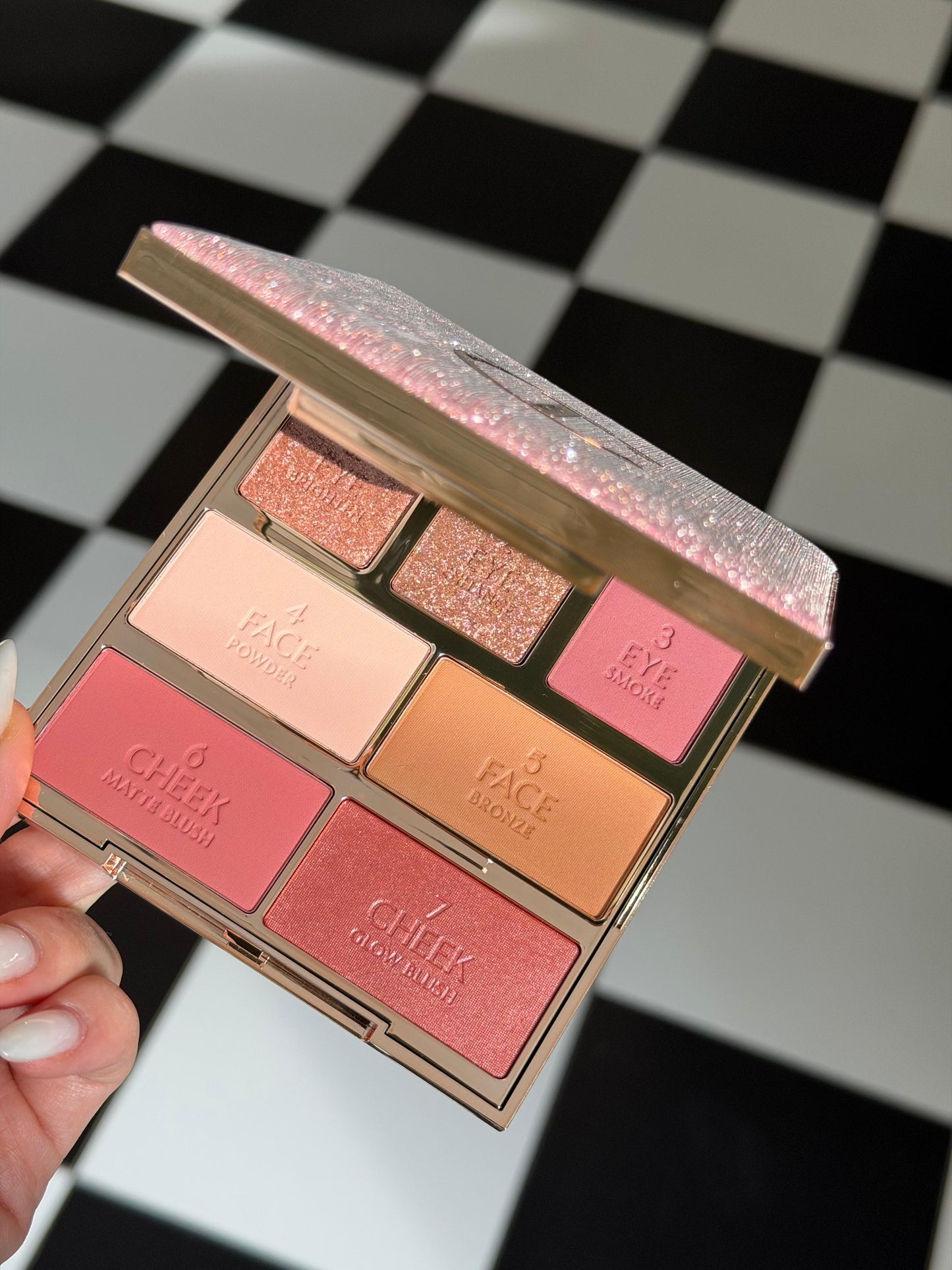 CHARLOTTE TILBURY Hollywood Instant Look In A Palette - Dreamy Bronzed Beauty