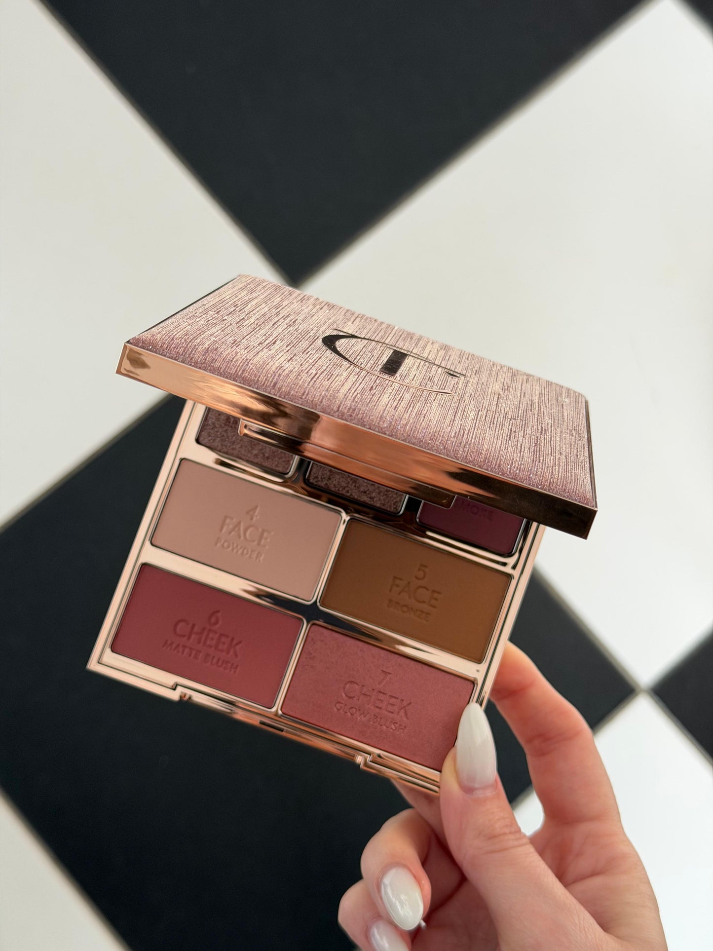 CHARLOTTE TILBURY Hollywood Instant Look In A Palette - Dreamy Bronzed Beauty