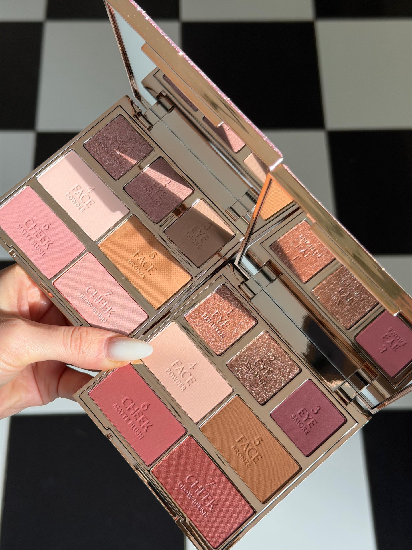 CHARLOTTE TILBURY Hollywood Instant Look In A Palette - Dreamy Bronzed Beauty