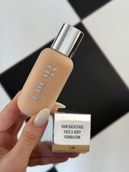 DIOR Dior Backstage Face & Body Foundation (1.5W)
Second-Skin Effect Natural Finish - Resistant to Water and Heat